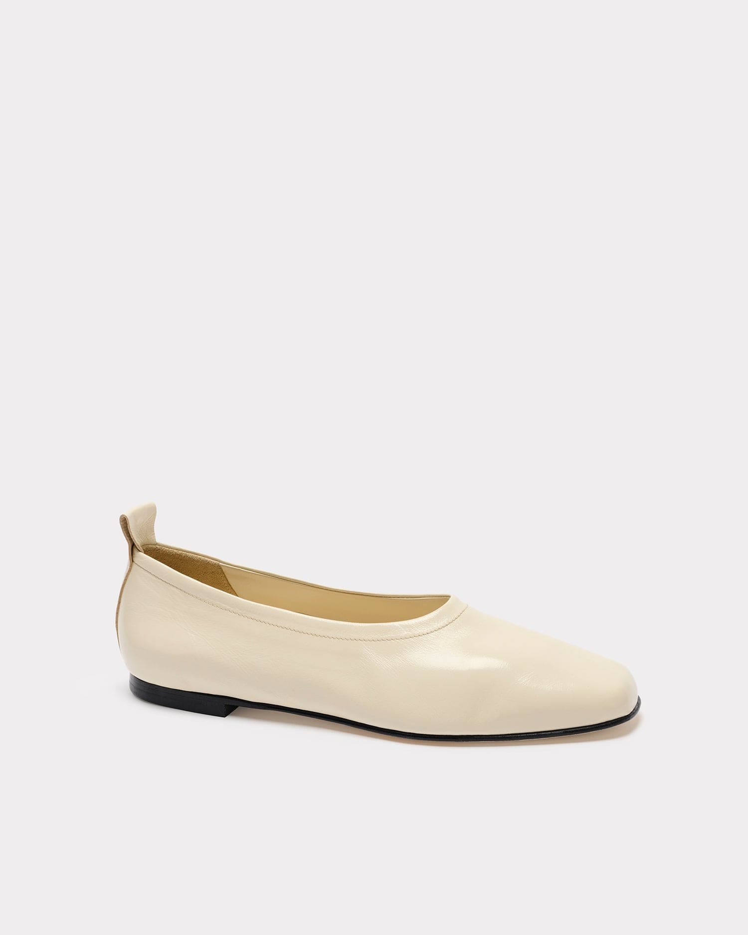 The Foundation Flat - Cream Patent made by ESSEN