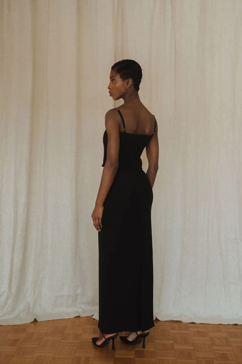 Long straight cut silk skirt - Black made by MORACÉE