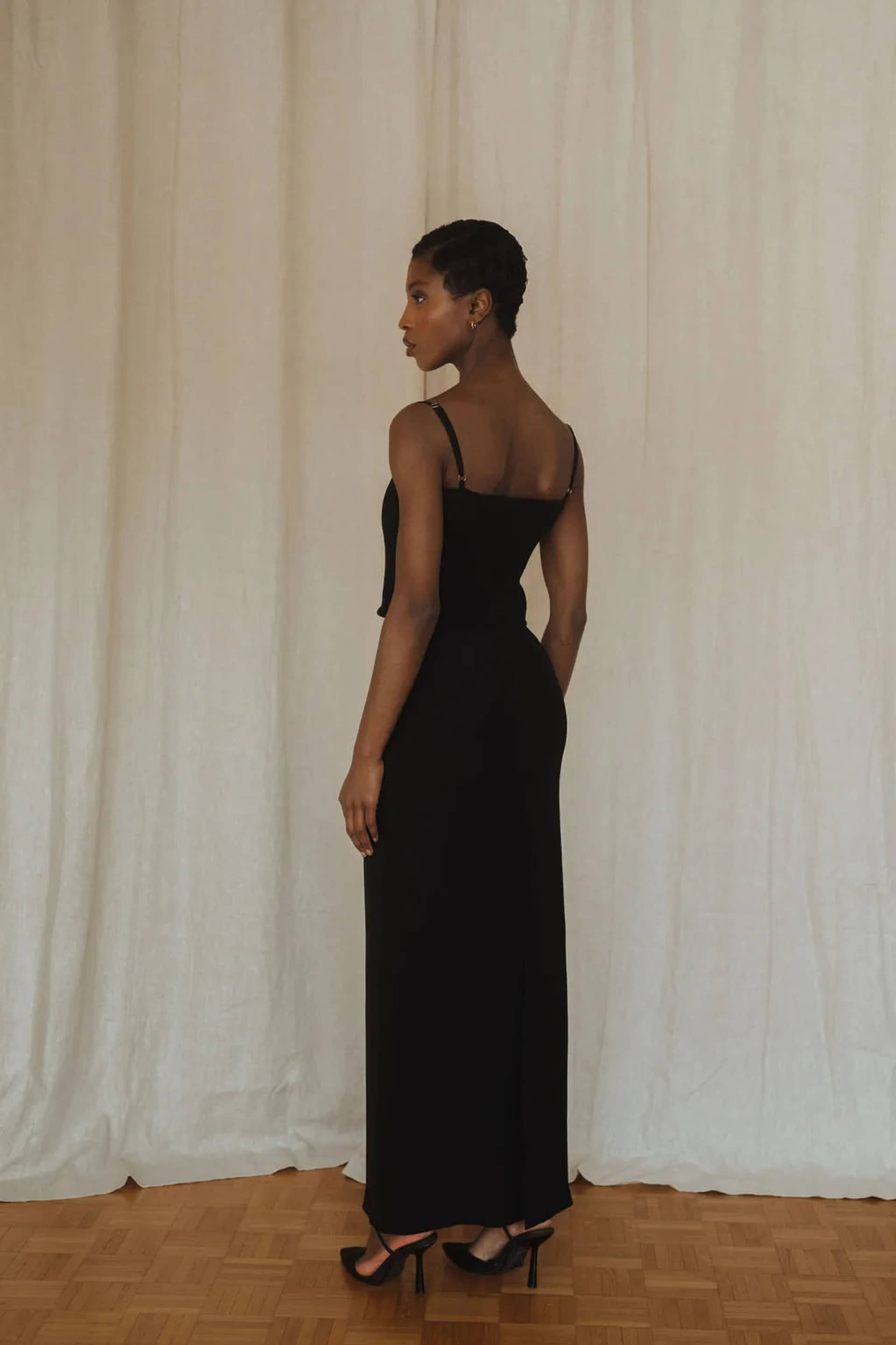 Long straight cut silk skirt - Black made by MORACÉE