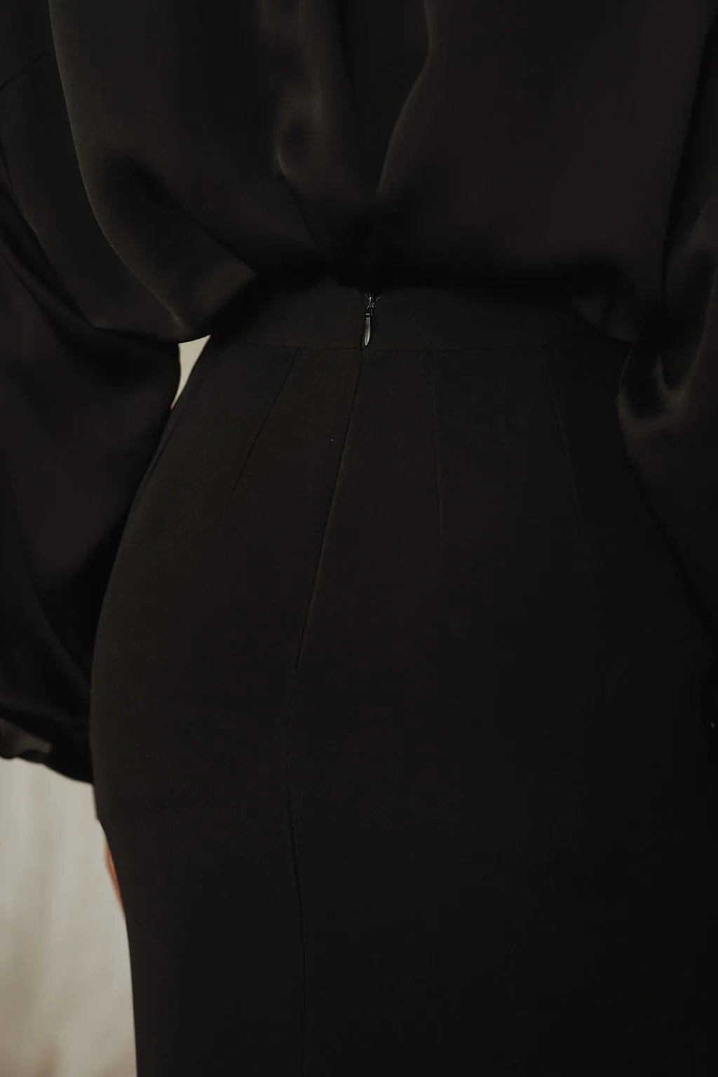 Long straight cut silk skirt - Black made by MORACÉE