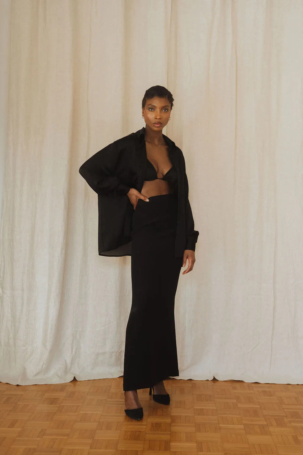 Long straight cut silk skirt - Black made by MORACÉE