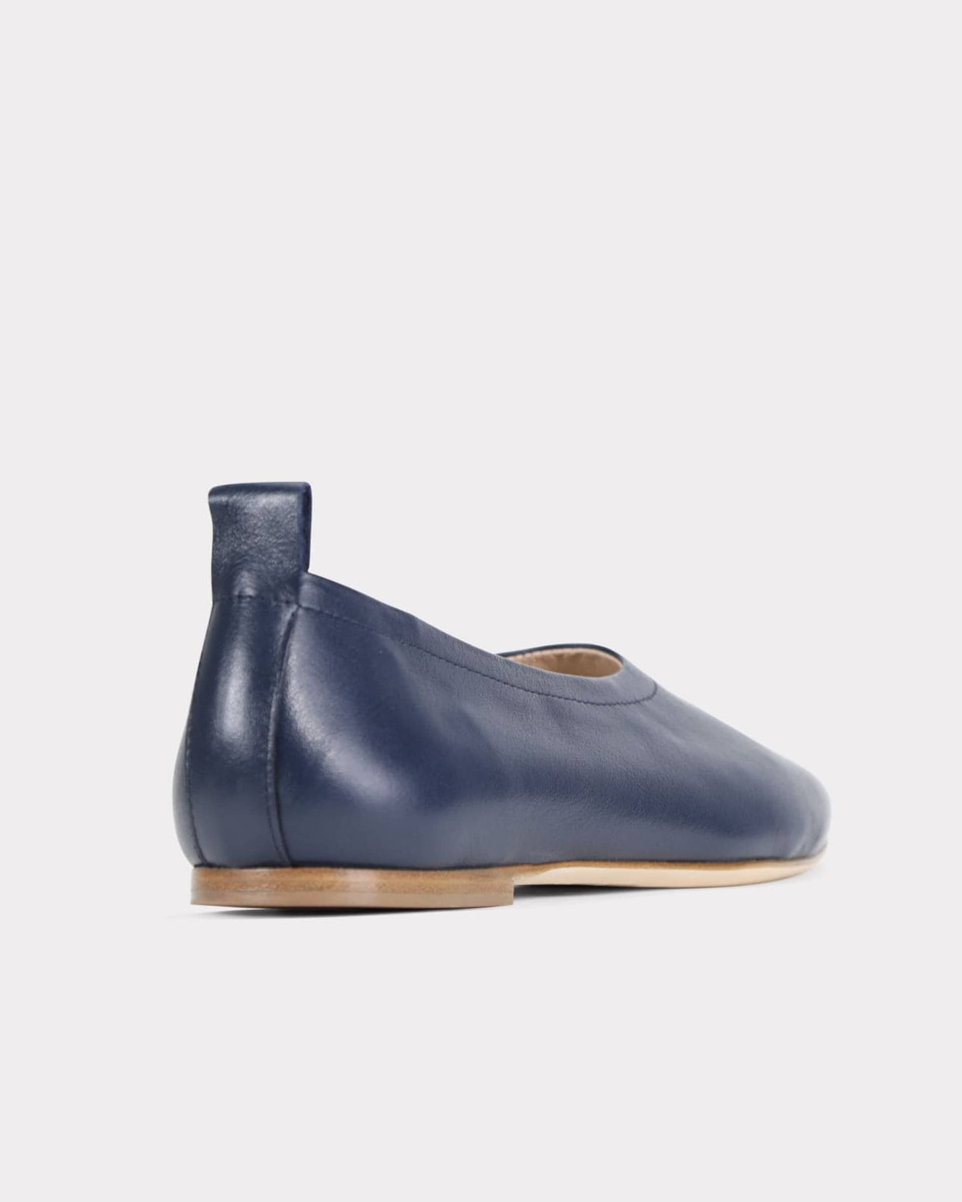 The Foundation Flat - Navy made by ESSEN