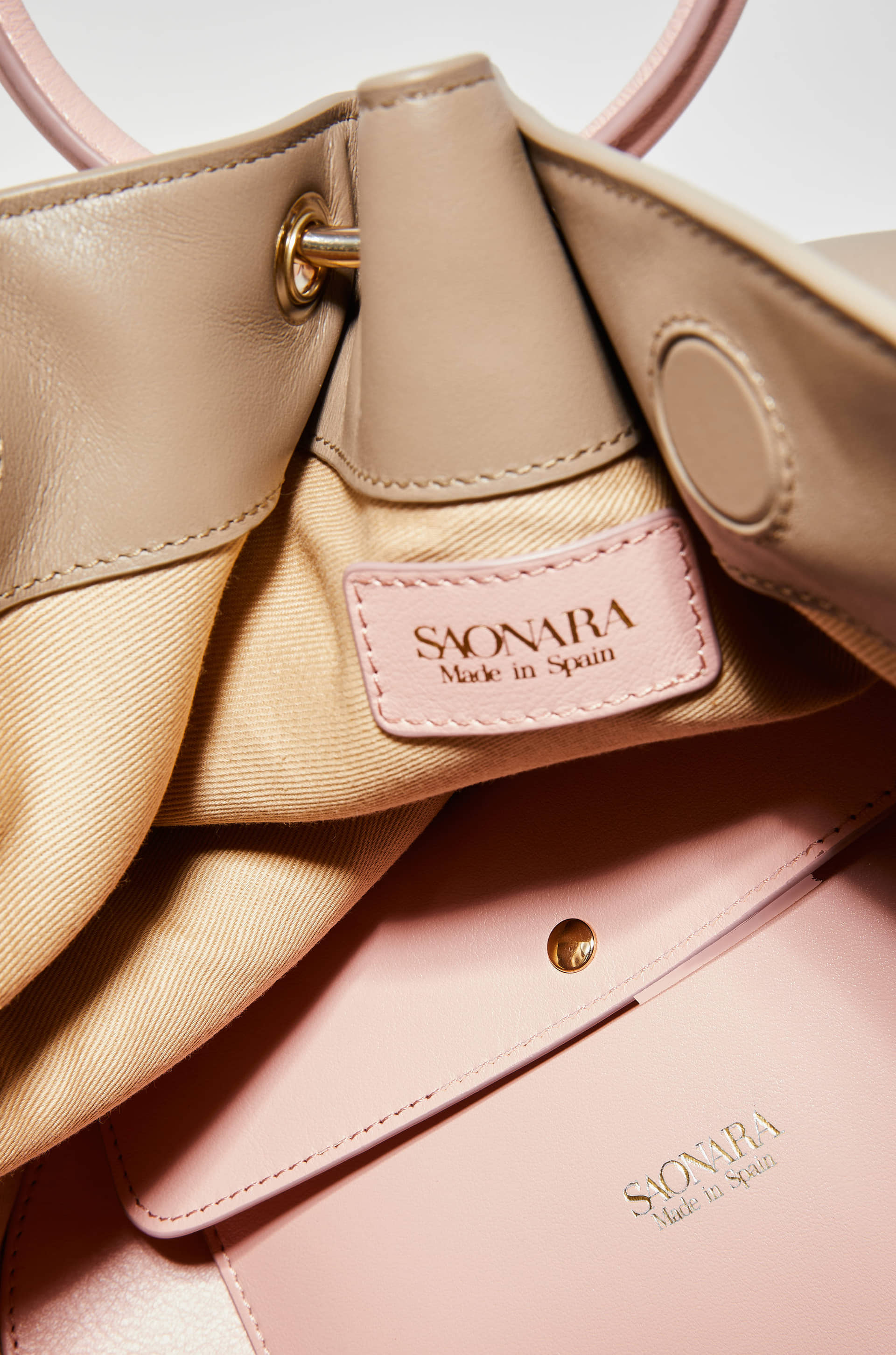 SAONARA CARTOON TAUPE/PEONY LEATHER made by Saonara