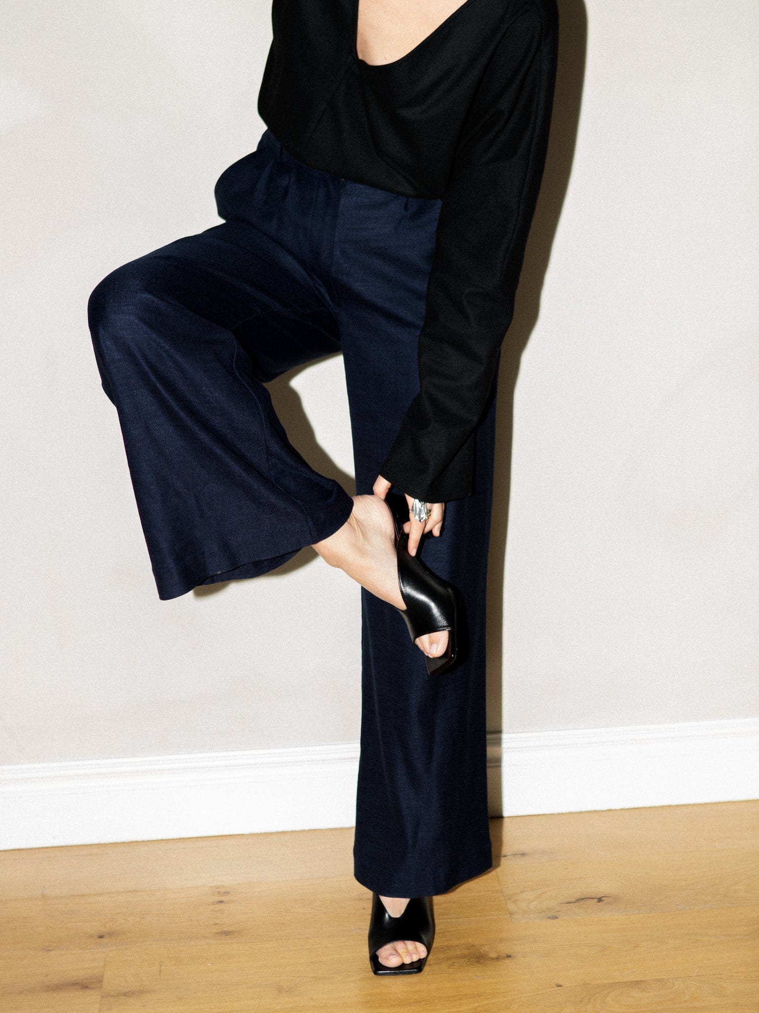 THE NOOSHI BLACK made by Blankens