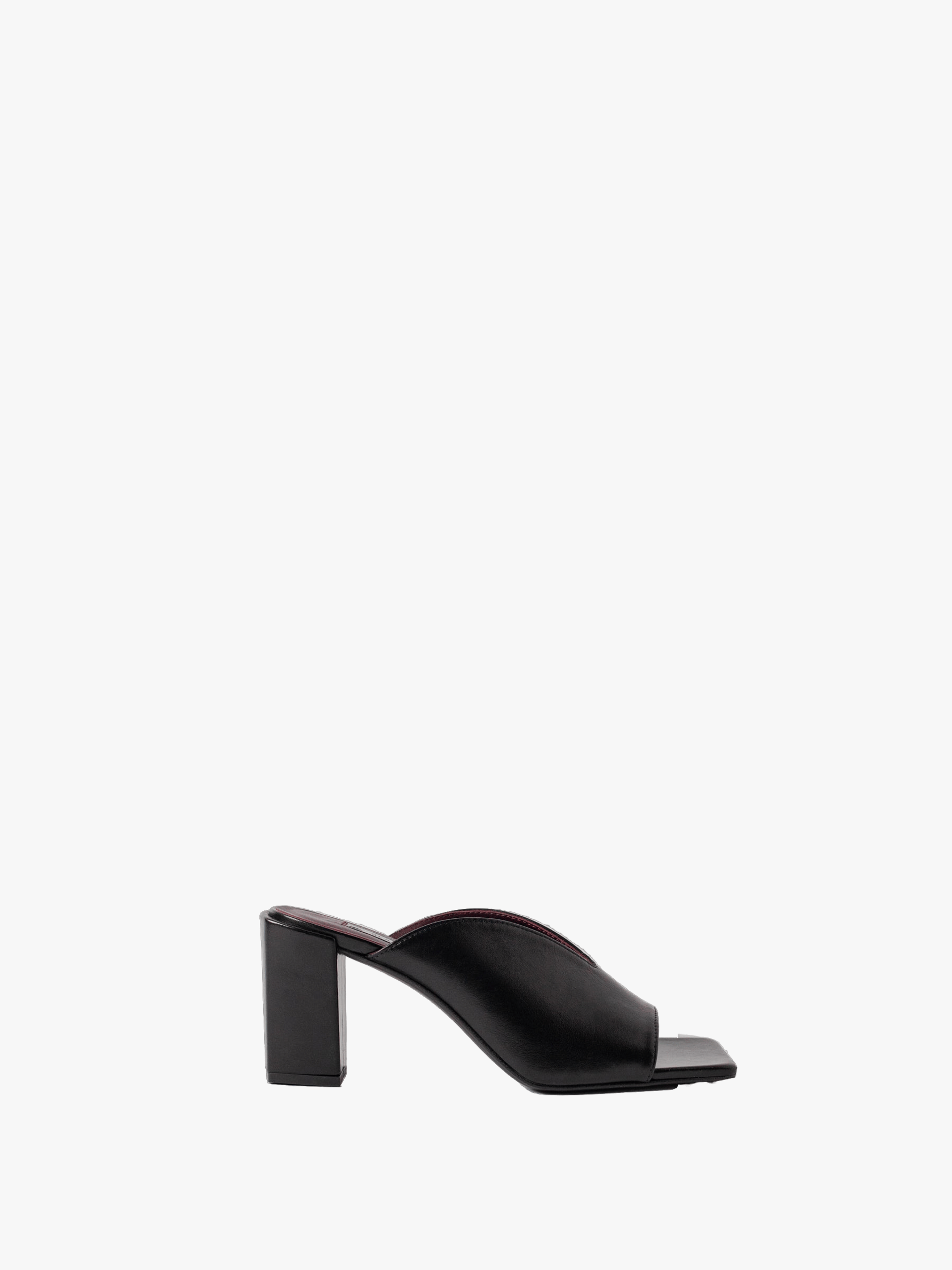 THE NOOSHI BLACK made by Blankens