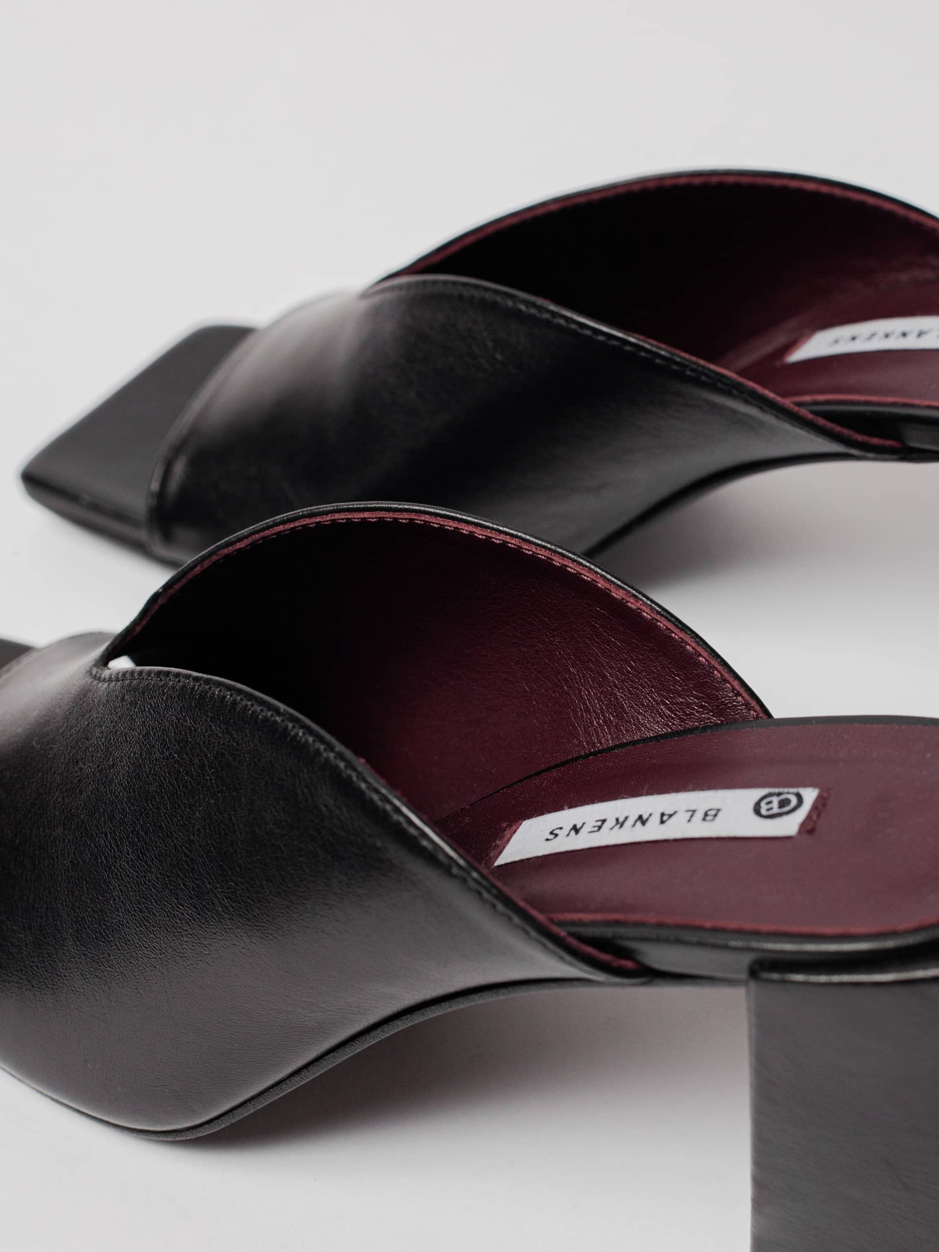 THE NOOSHI BLACK made by Blankens