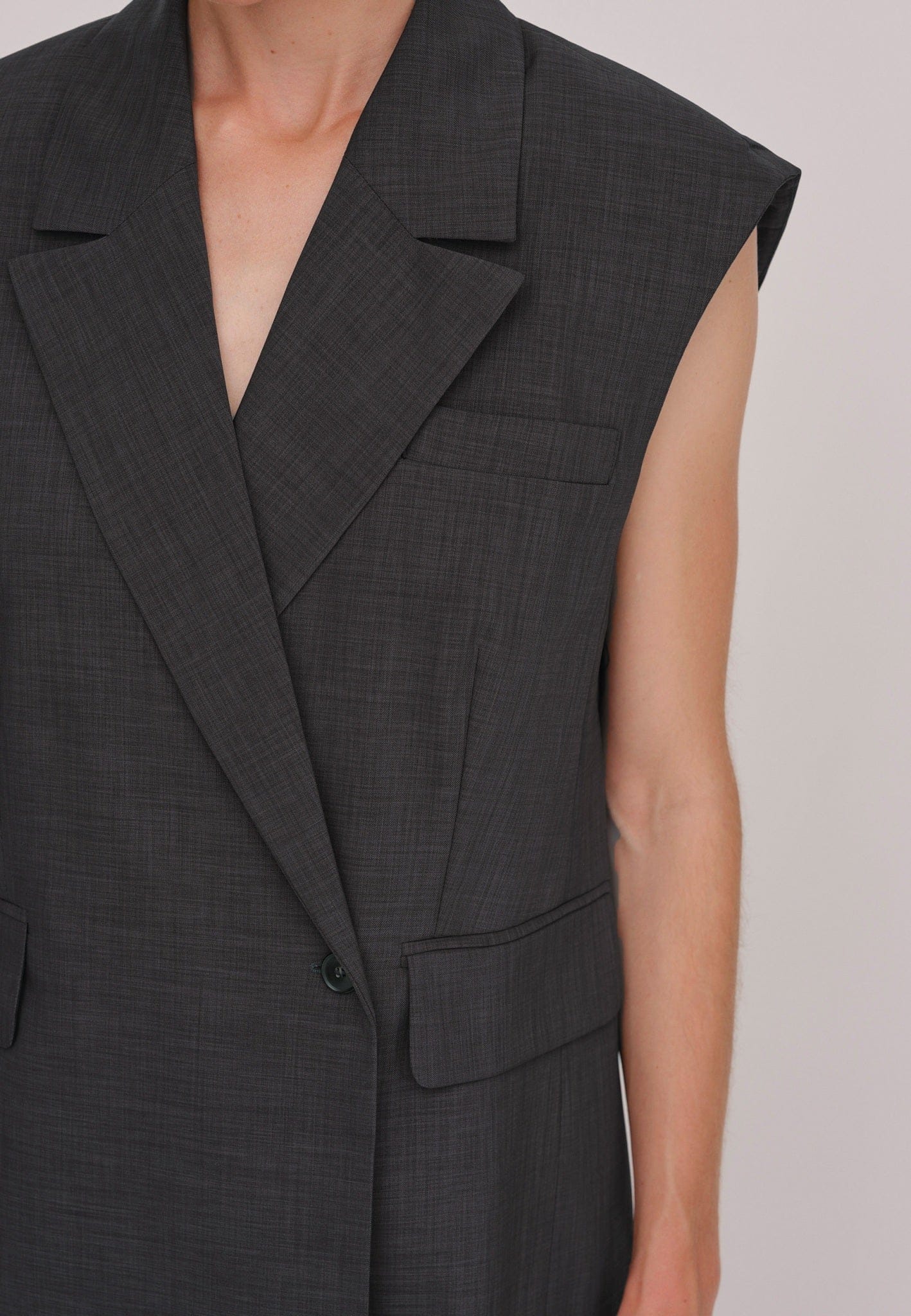 Averill Vest - Ebony made by HERSKIND