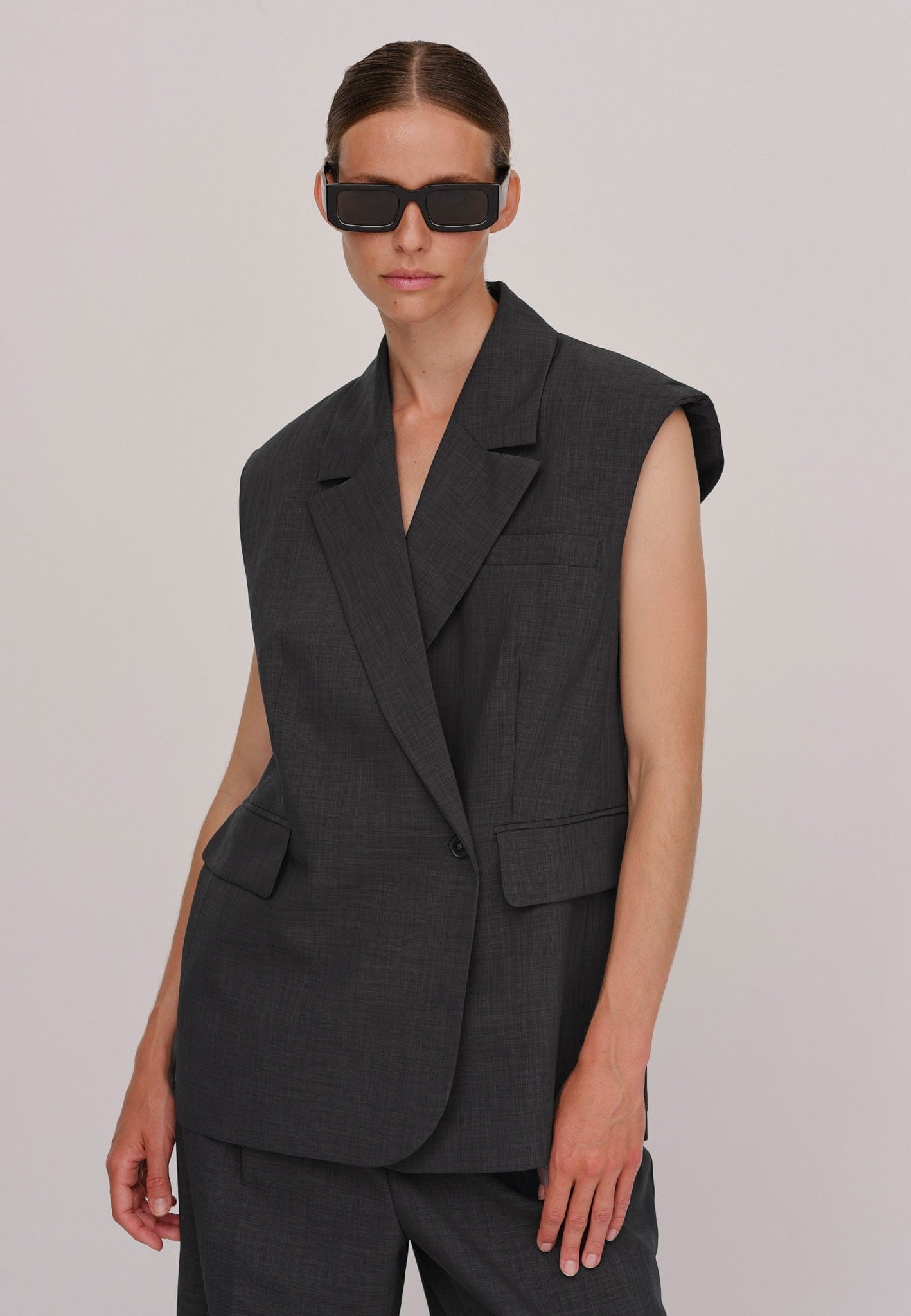 Averill Vest - Ebony made by HERSKIND