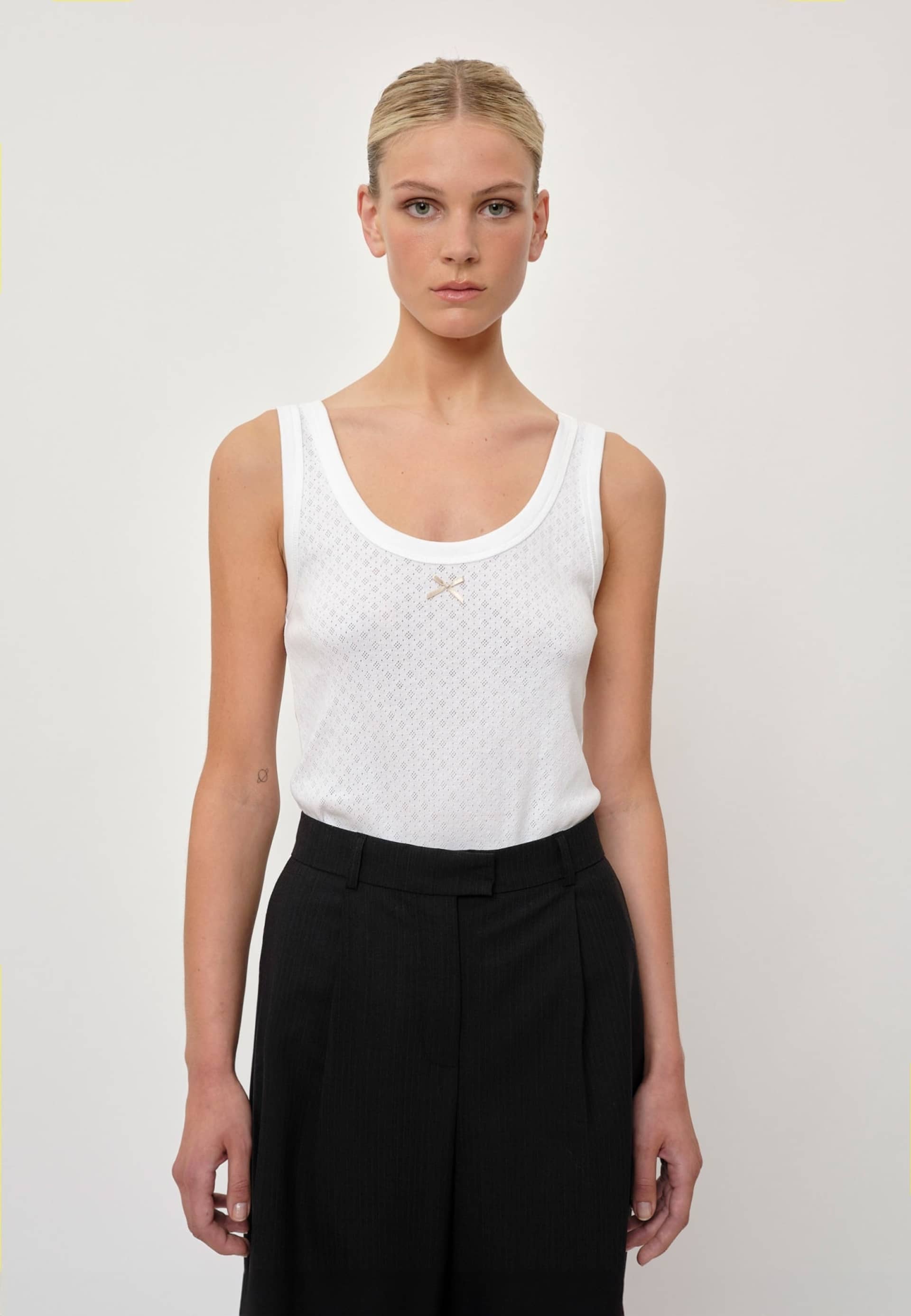 Hunter Top - Off White made by HERSKIND