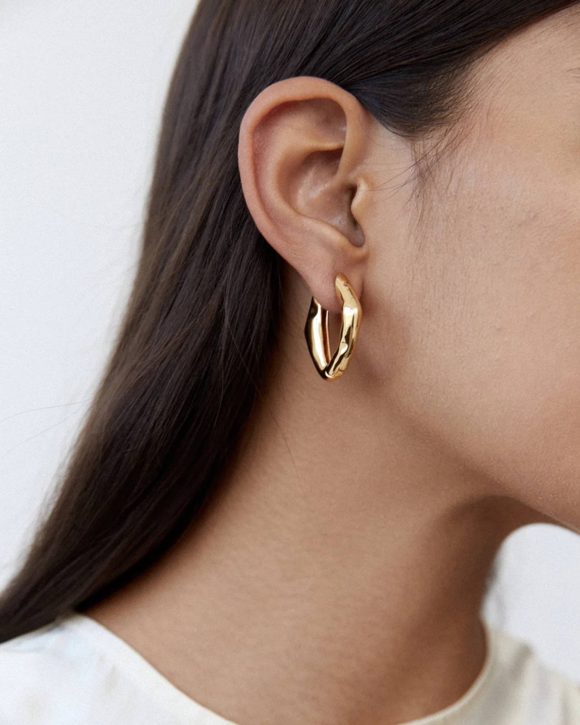 The Hoop Earrings - Gold made by ESSEN