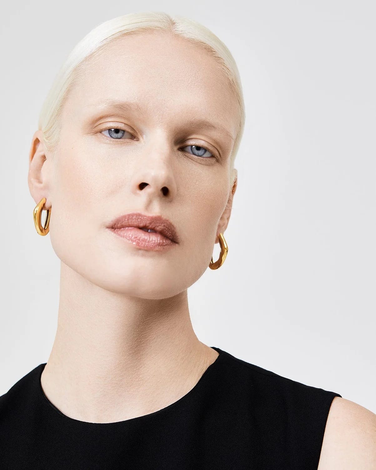 The Hoop Earrings - Gold made by ESSEN