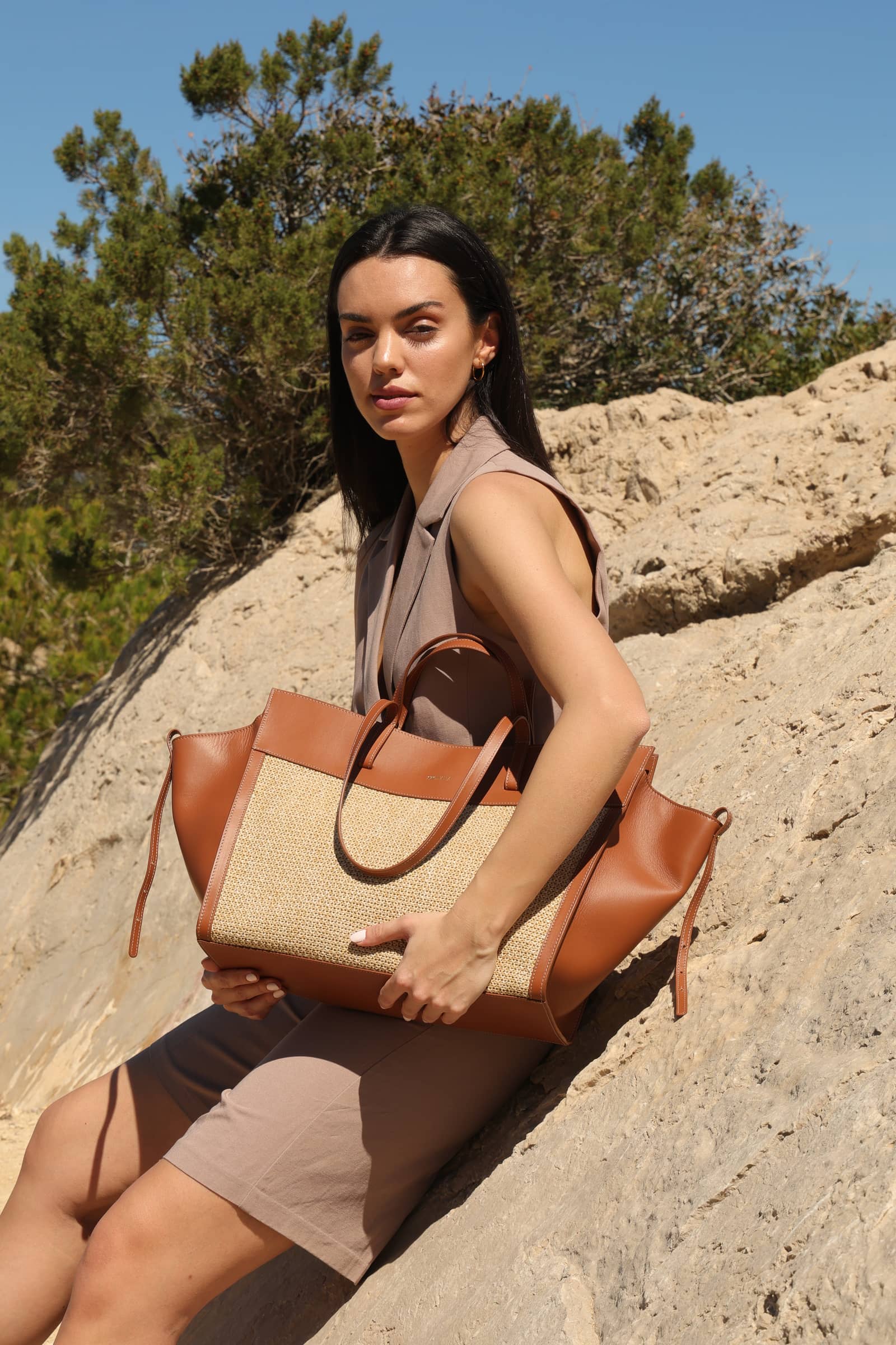 SAONARA SHOPPING CAMEL LEATHER made by Saonara