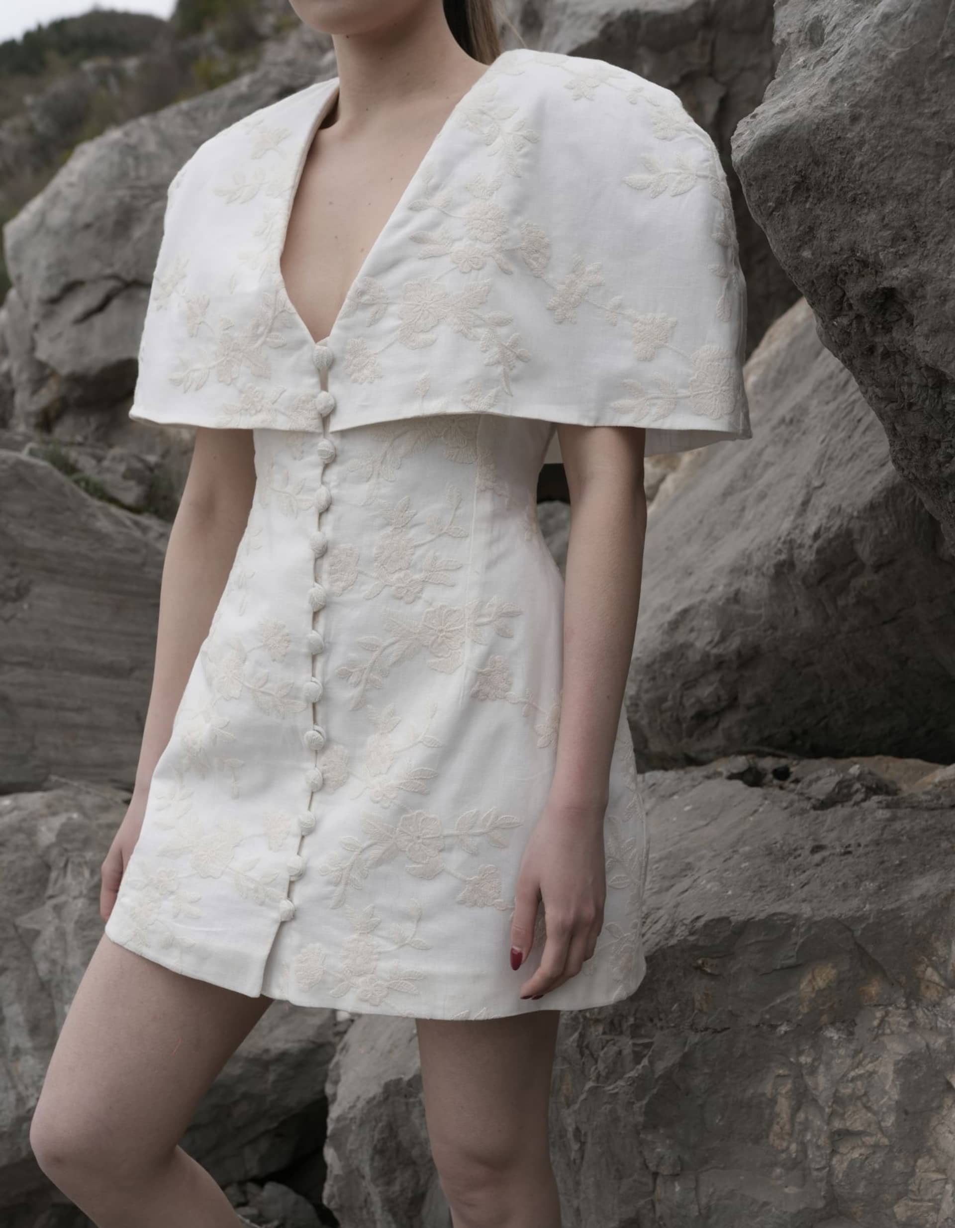 RETE White Linen Dress With Floral Embroidery made by MAET