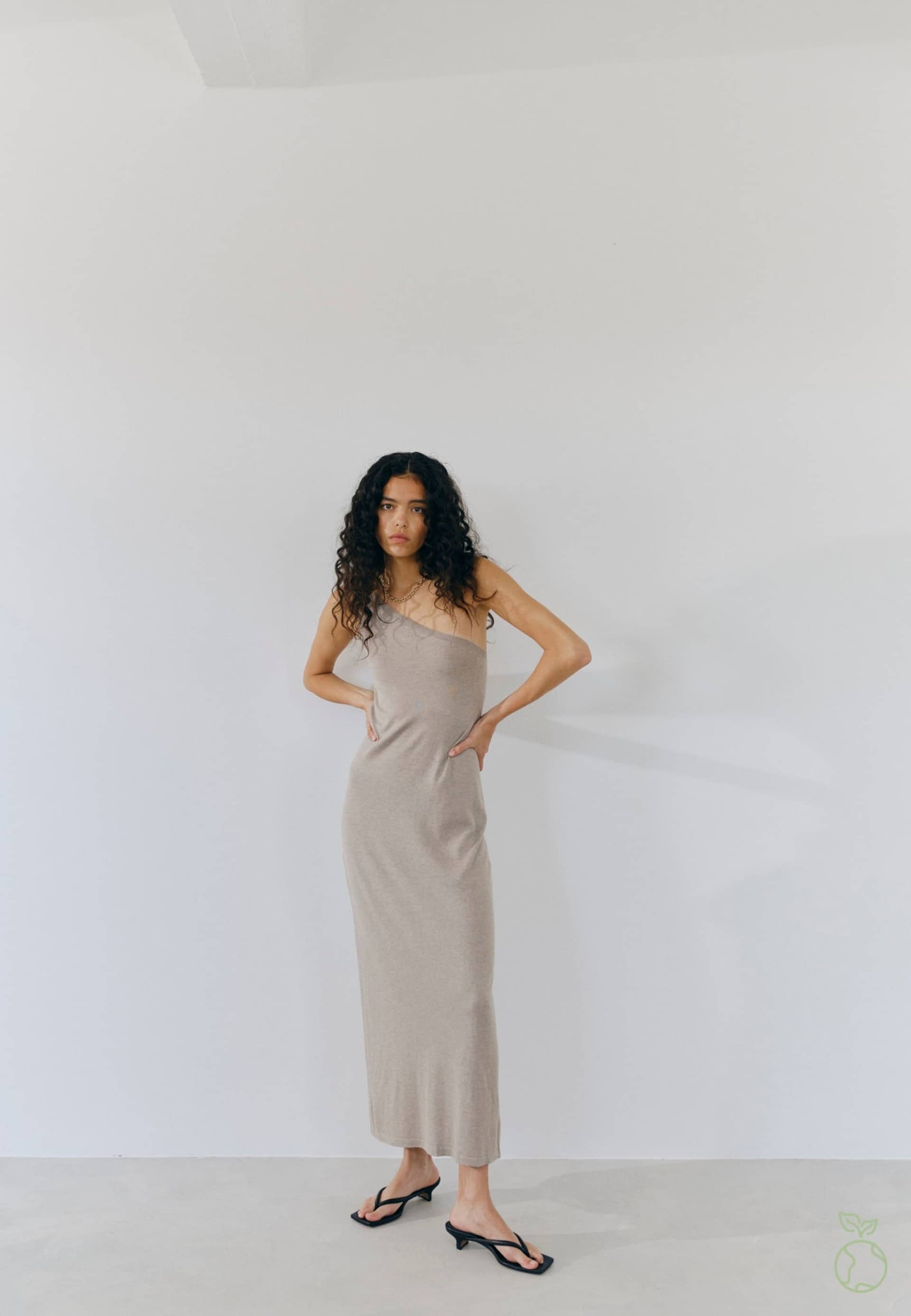 Richard Dress - Ligth Earth made by HERSKIND