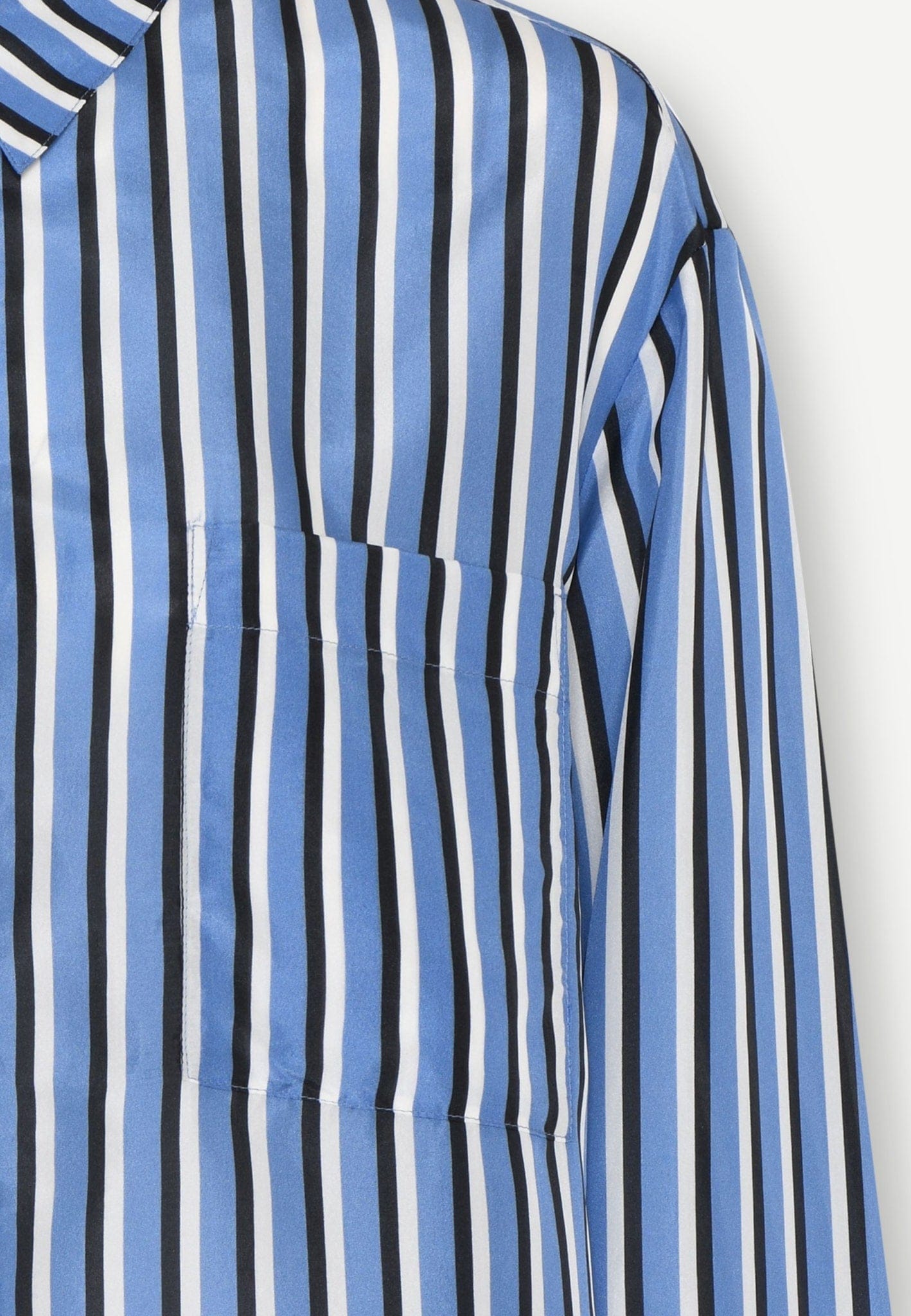 River Shirt - Navy Stripe made by HERSKIND
