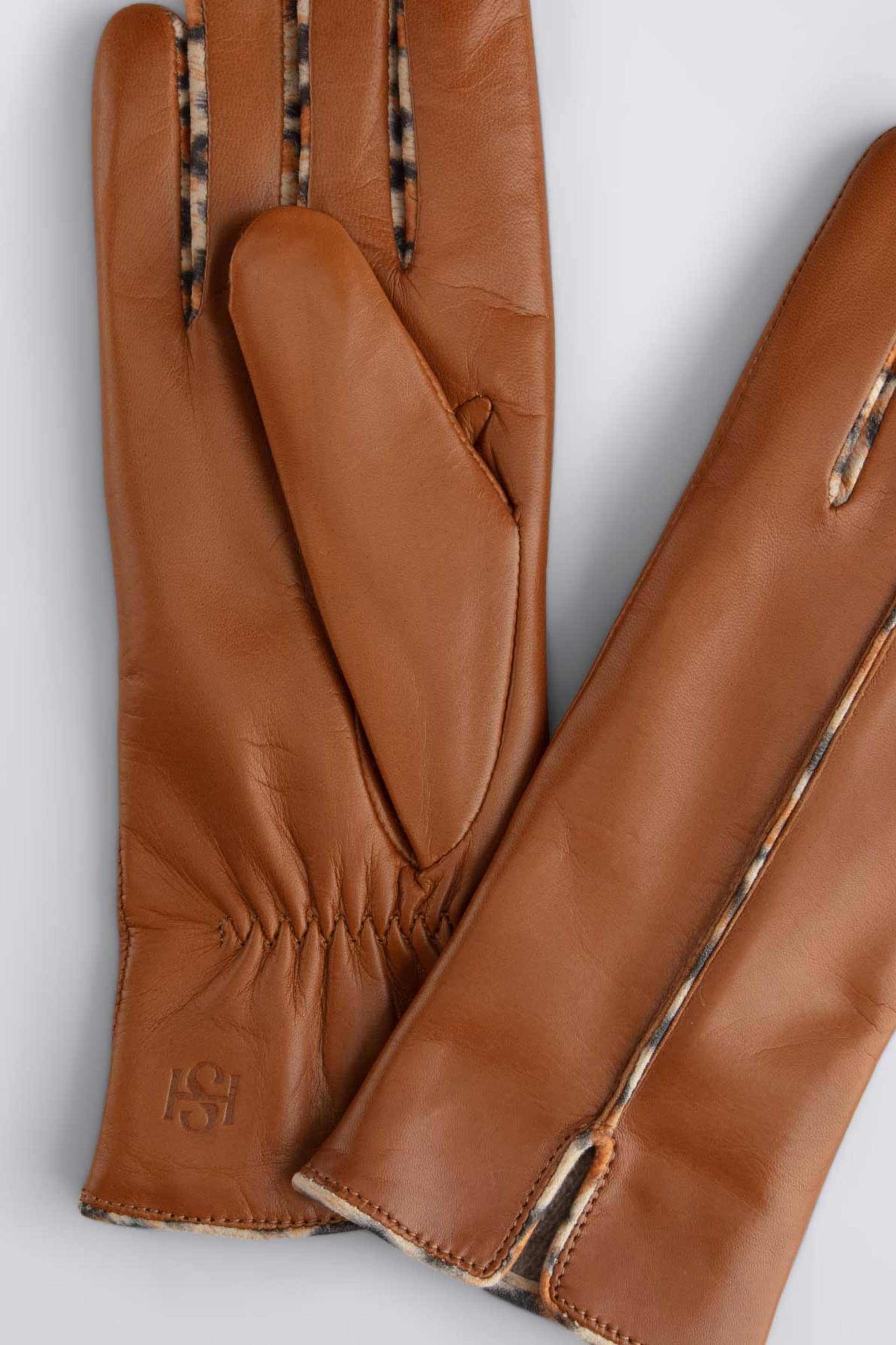 Statement Leo made by Handsome Stockholm