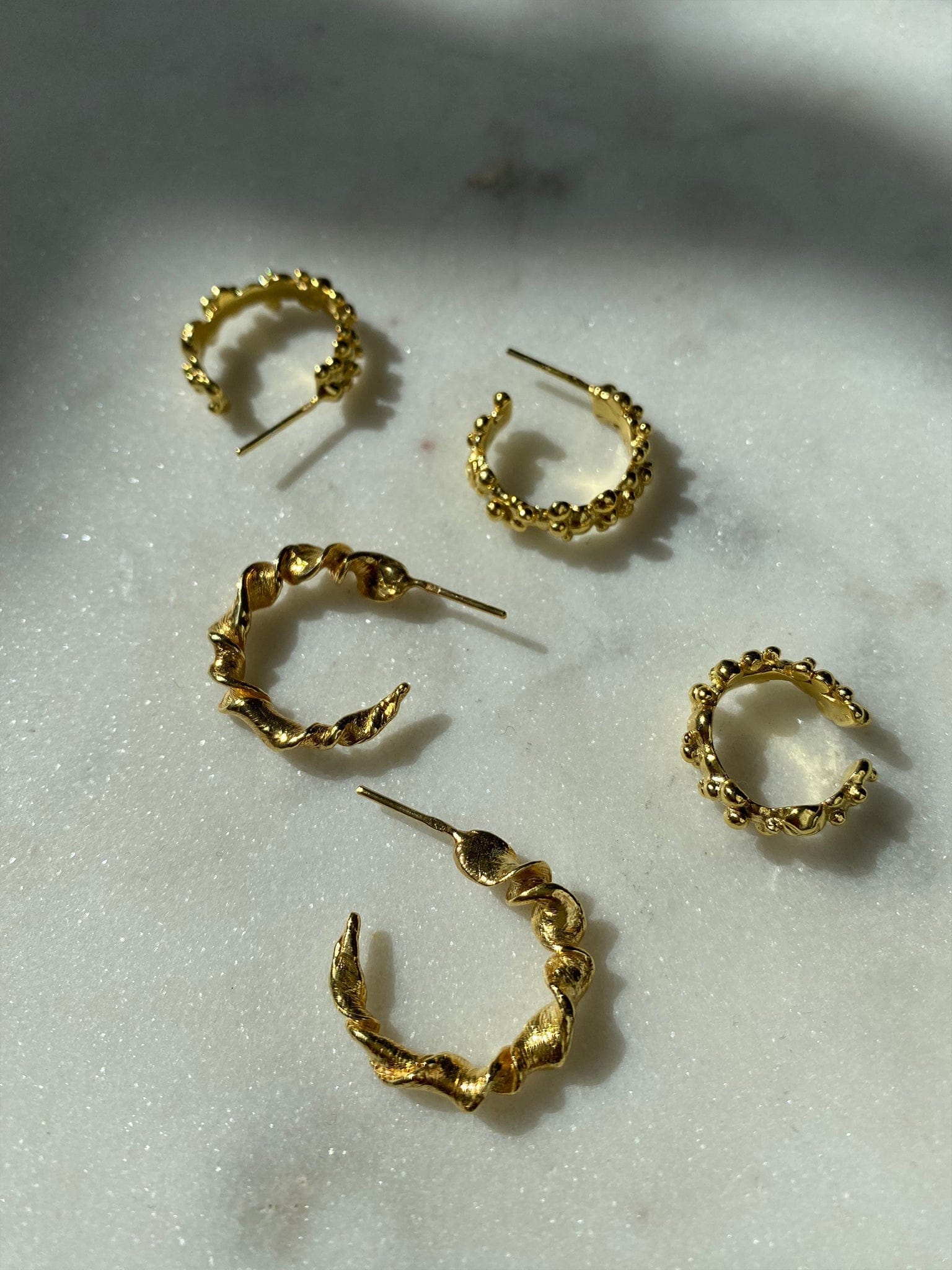 Céleste Deux Small Hoop Earrings Gold made by Eva Remenyi