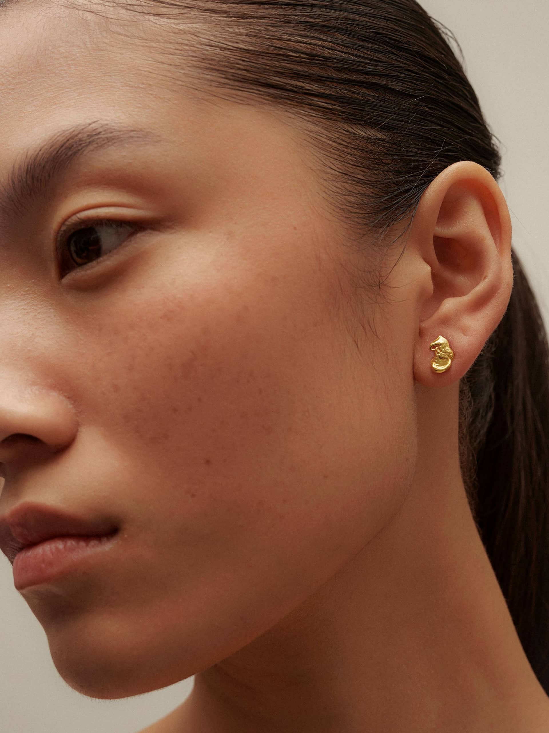 Euphoria Elephant Small Earrings Gold made by Eva Remenyi