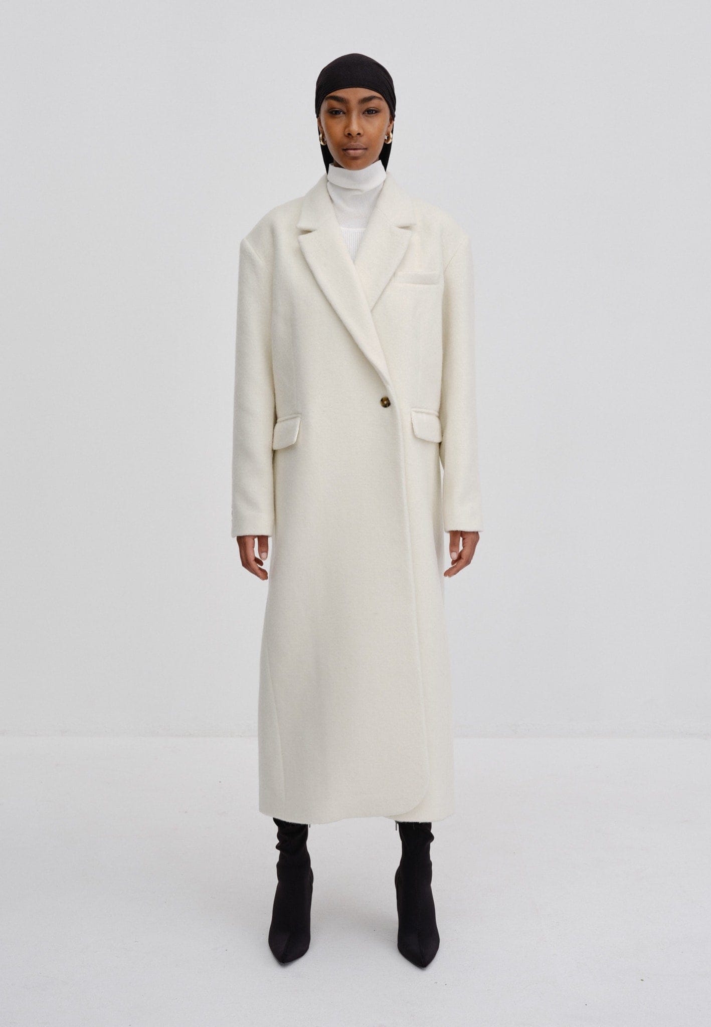 Wanda Coat - Gardenia in White made by HERSKIND