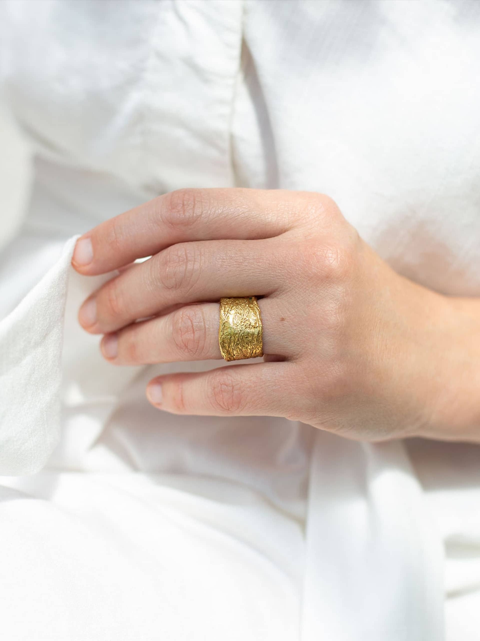 Archaic Ring Gold in Gold made by Eva Remenyi