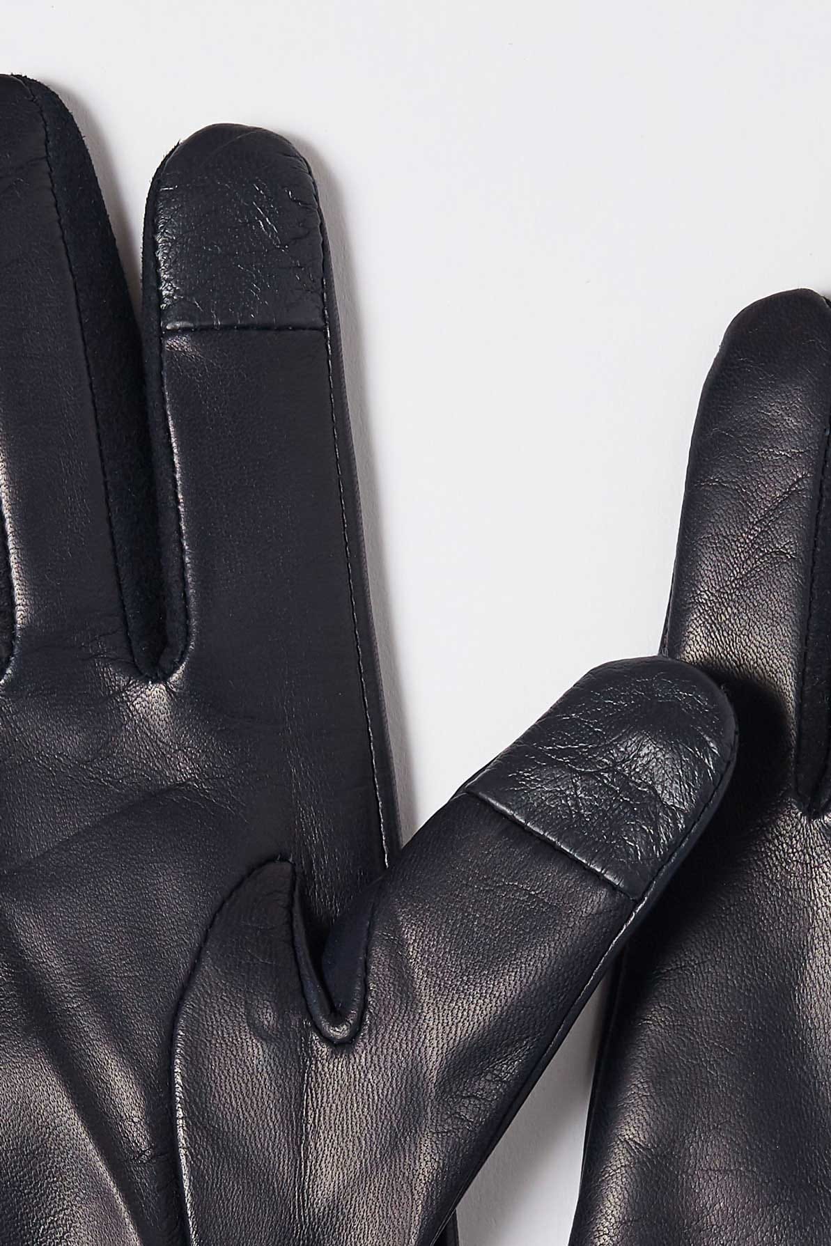 Essentials Navy made by Handsome Stockholm