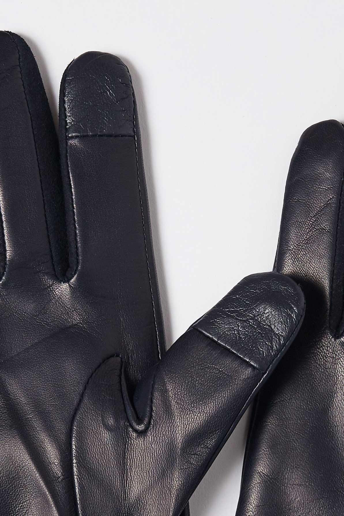 Essentials Navy made by Handsome Stockholm