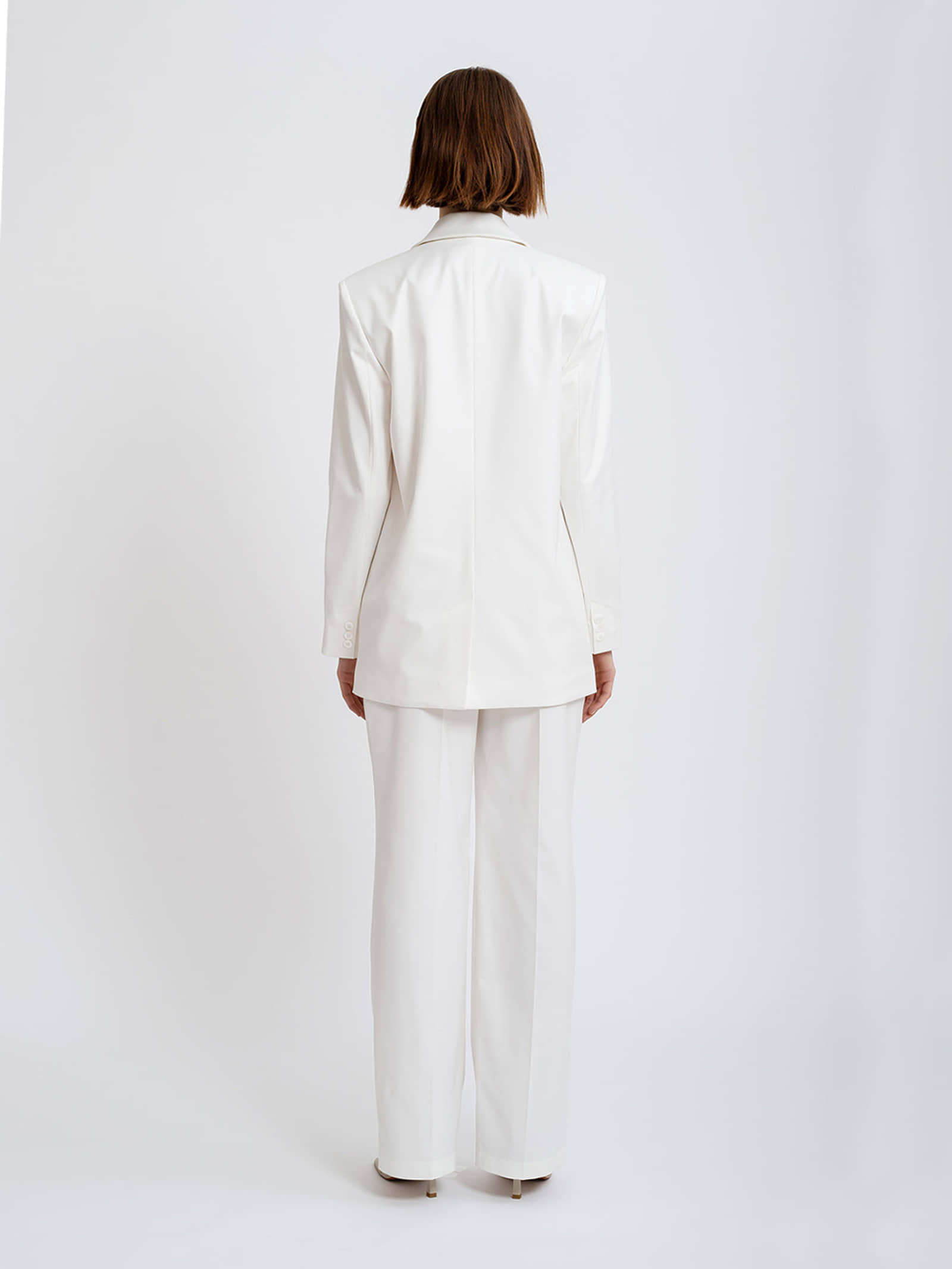 Hannah Blazer in White made by AÉRYNE