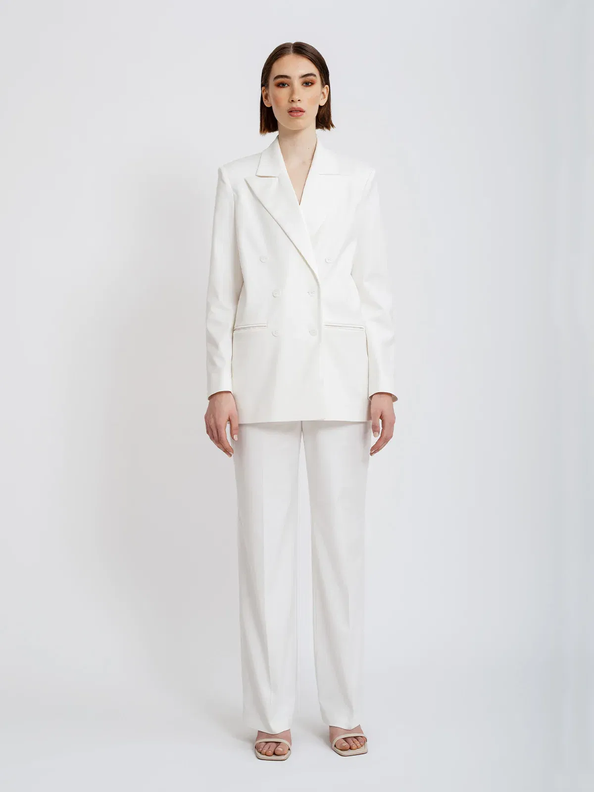 Hannah Blazer in White made by AÉRYNE