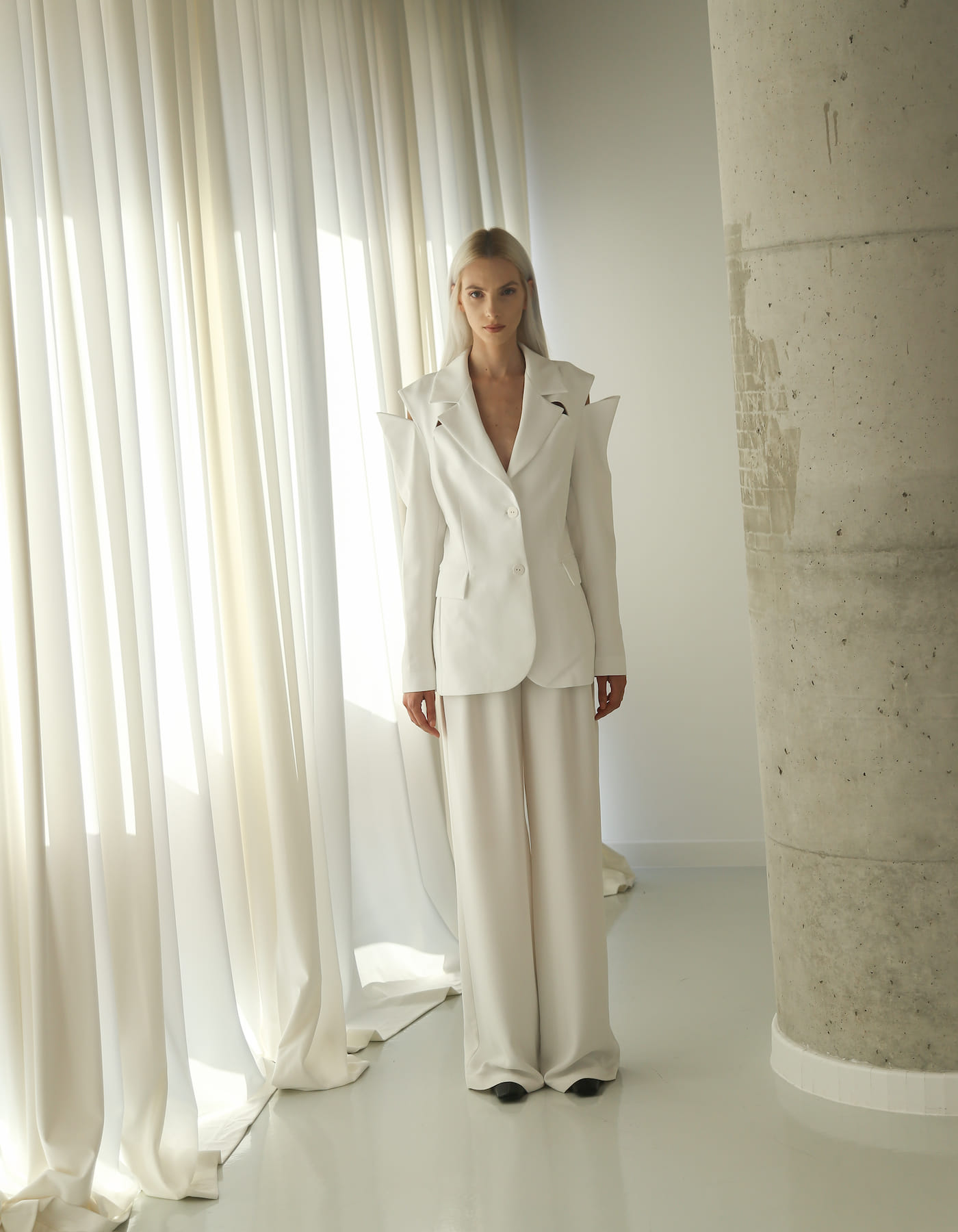 MAKEDA White Pants made by MAET