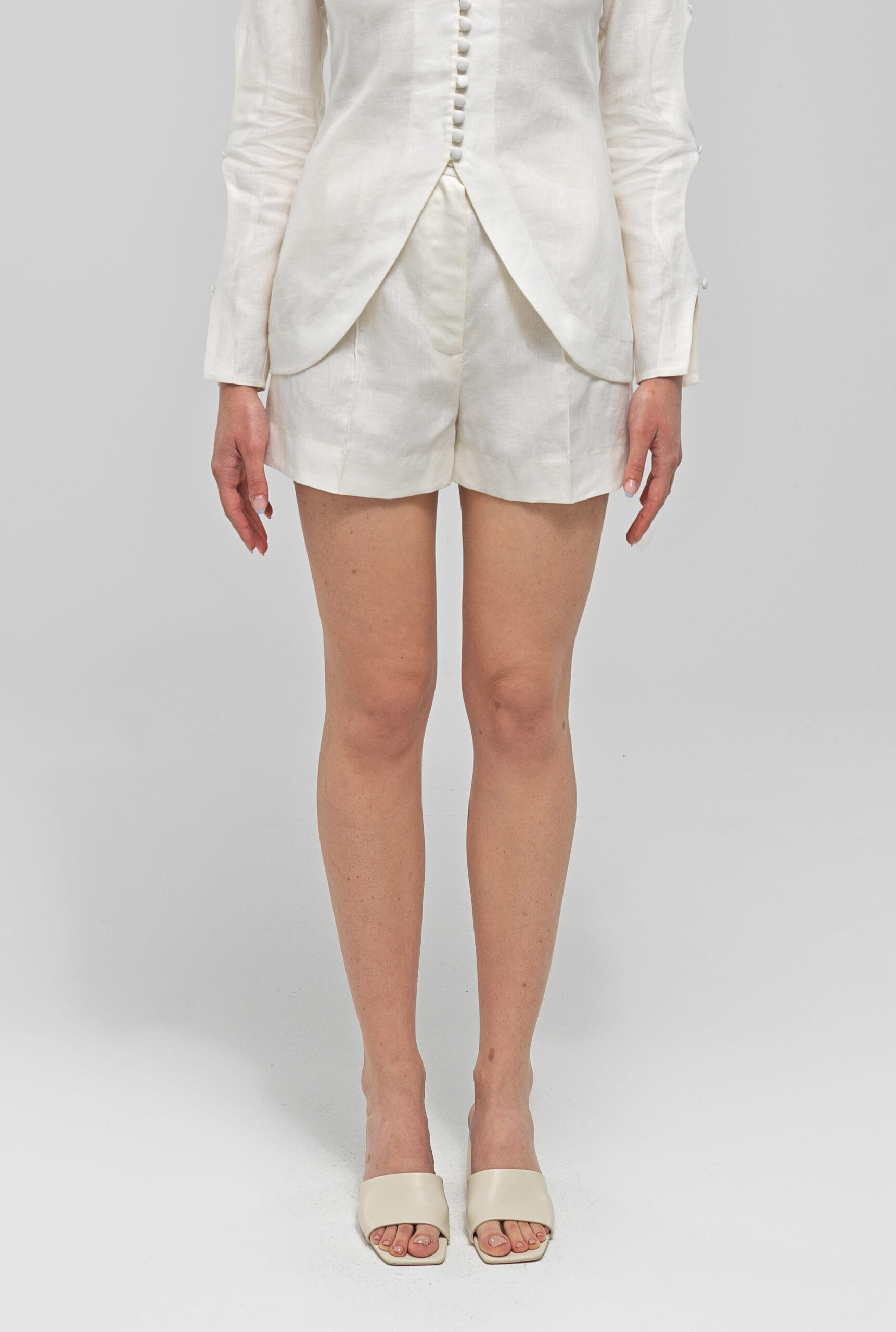 NEREUS White Short Linen Pants made by MAET