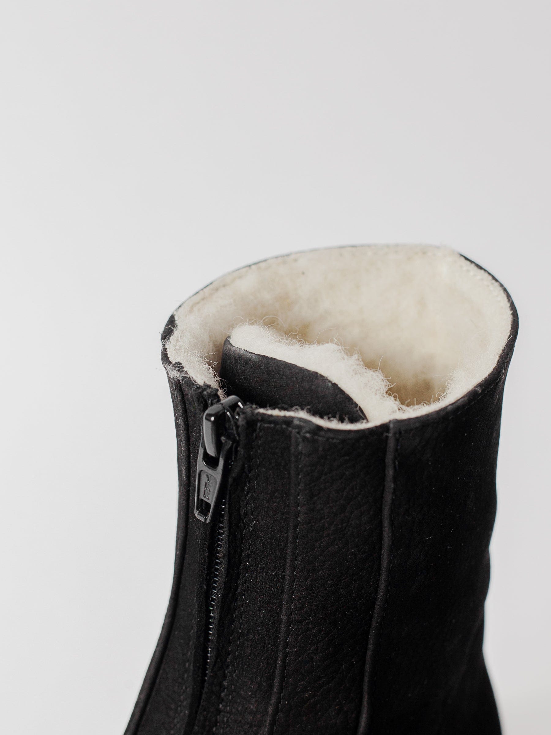 THE LARA ZIP made by Blankens