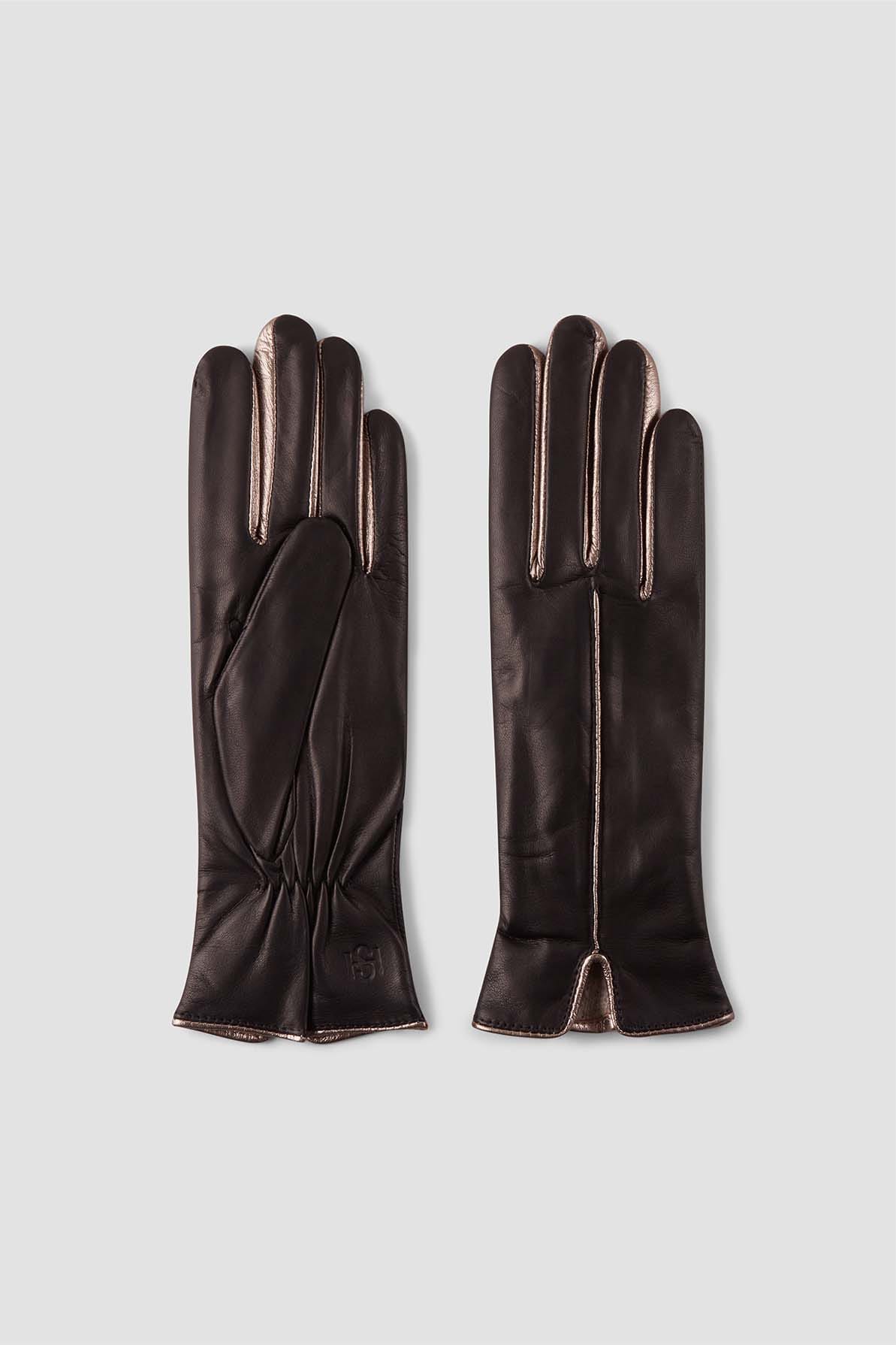 Statement Black made by Handsome Stockholm