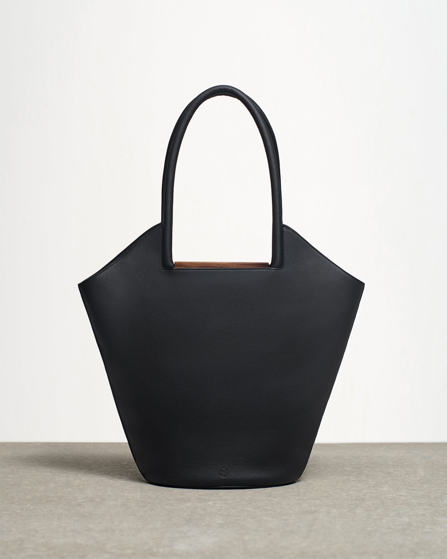 Garden Tote in Black made by mas