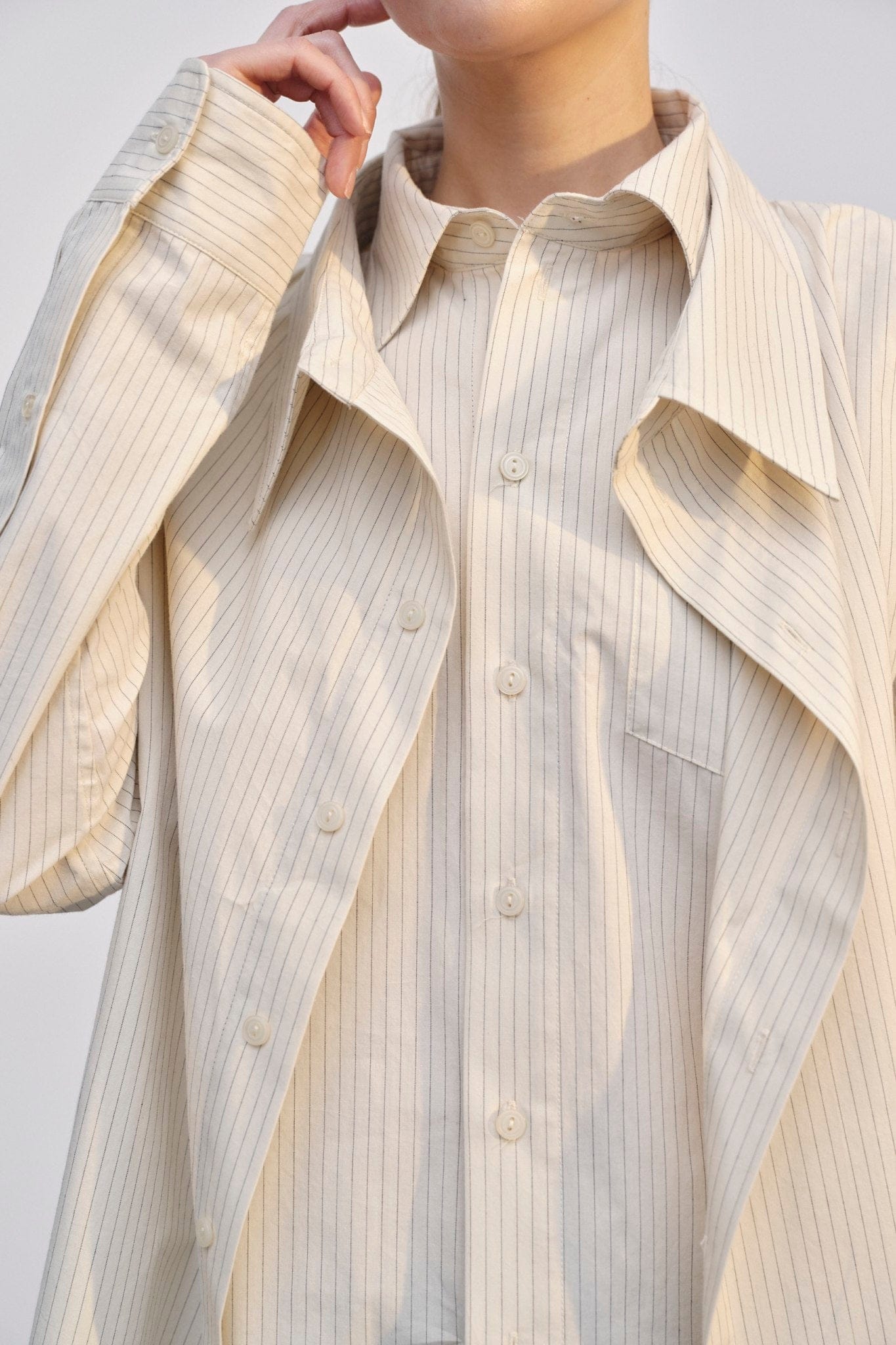 Björg Shirt - Pinstripe Off White made by HERSKIND