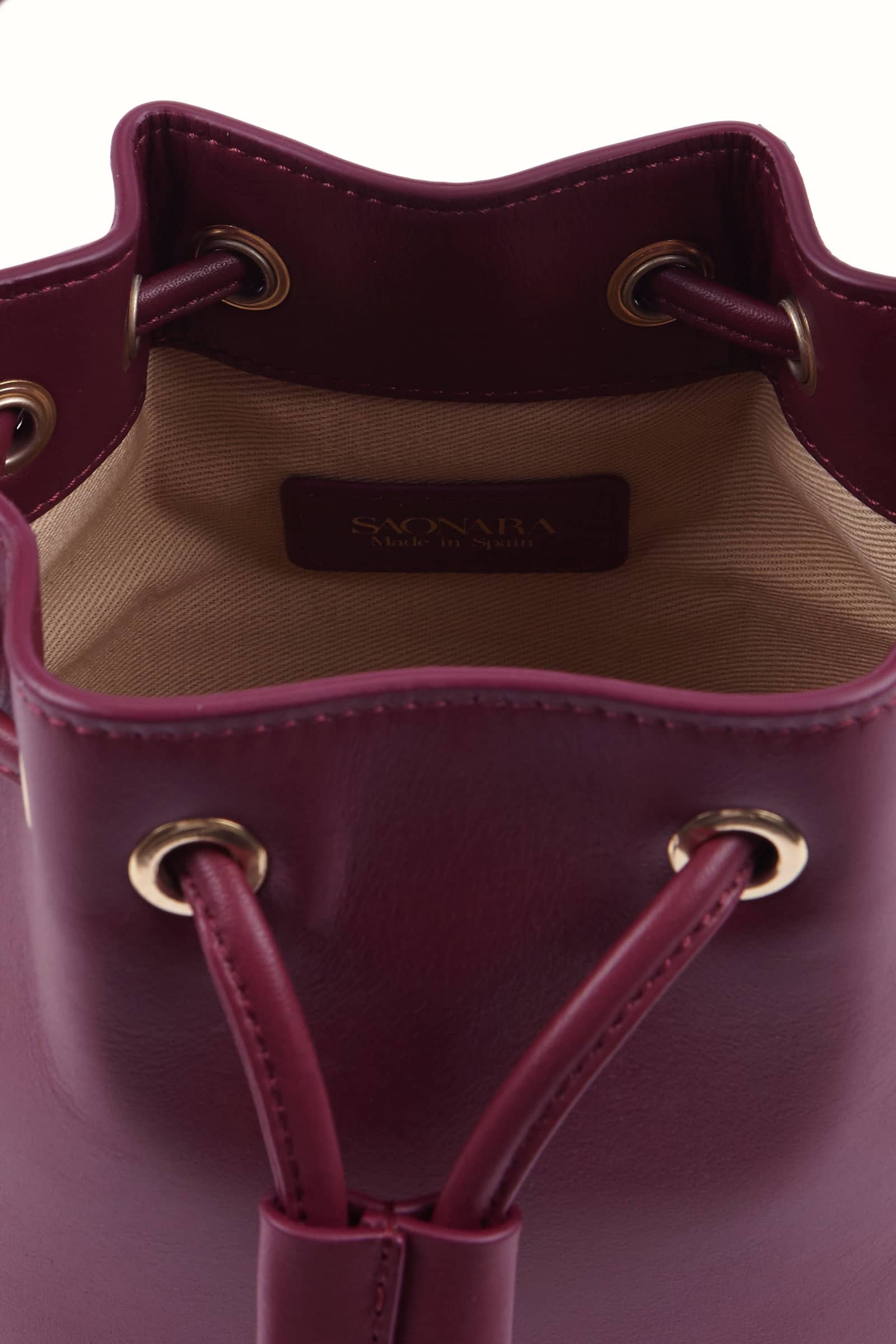 SAONARA MINI BUCKET BERRY LEATHER made by Saonara