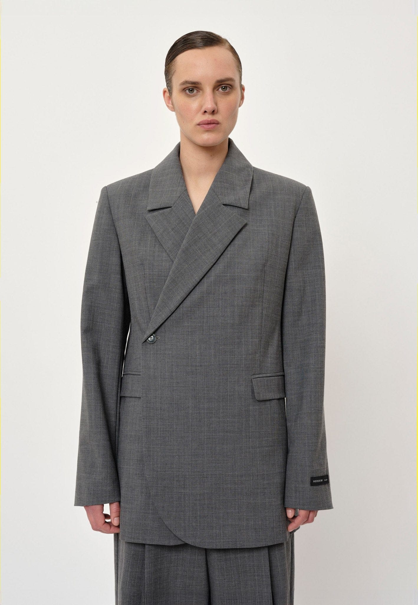 Lilith Blazer - Ligth Grey Pinstripe made by HERSKIND