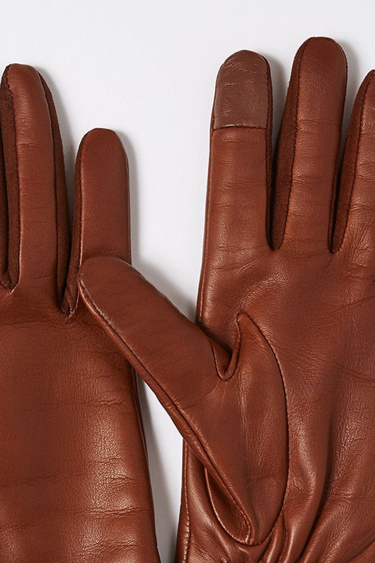 Essentials Saddle Brown made by Handsome Stockholm