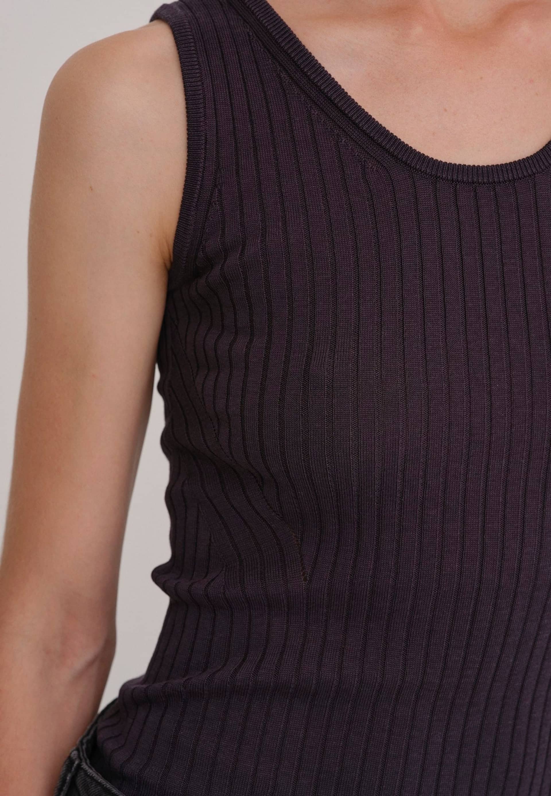 Tripa Knit top - Ebony made by HERSKIND