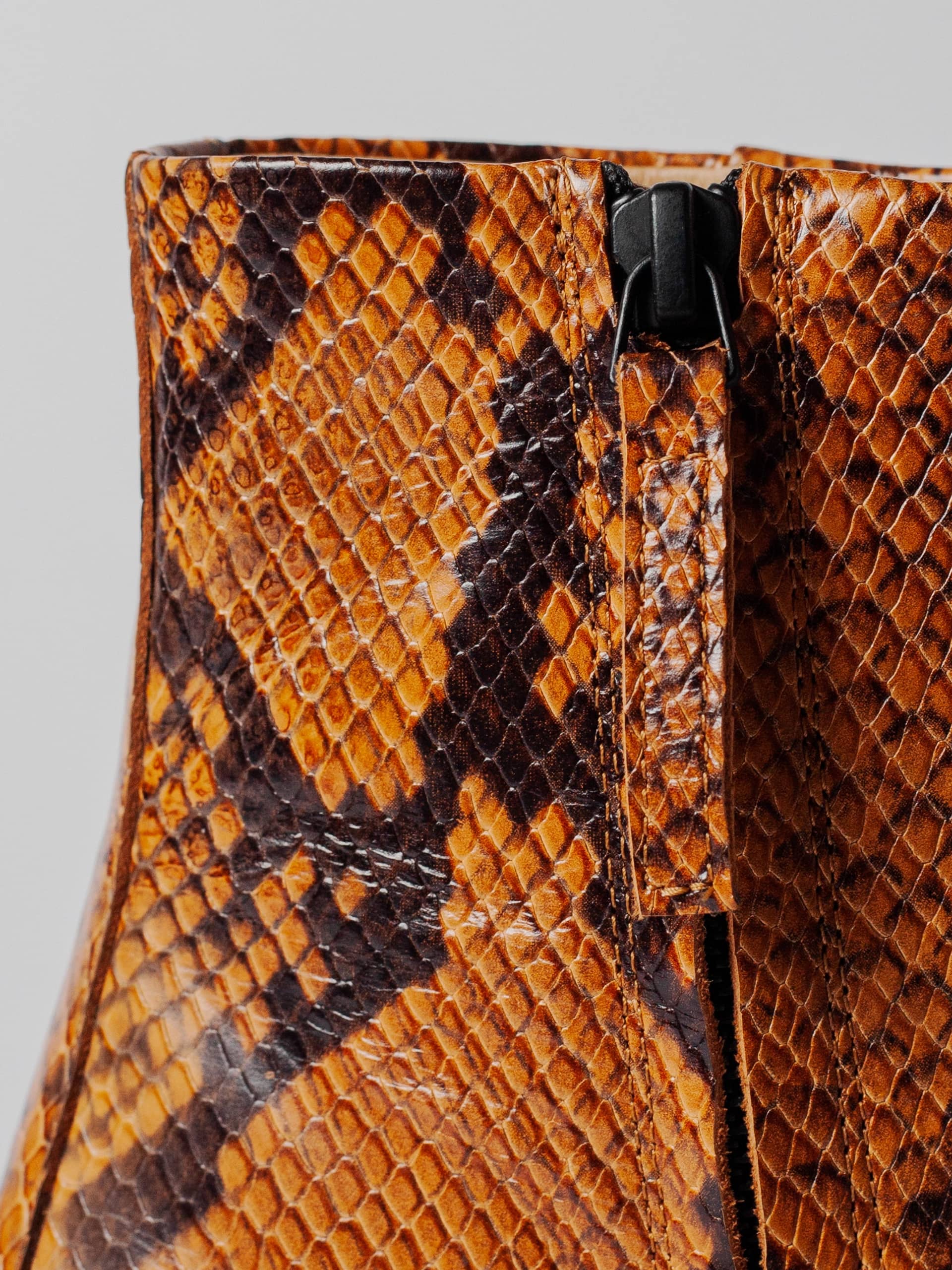 THE RIVERSIDE BOOT SERPENT made by Blankens