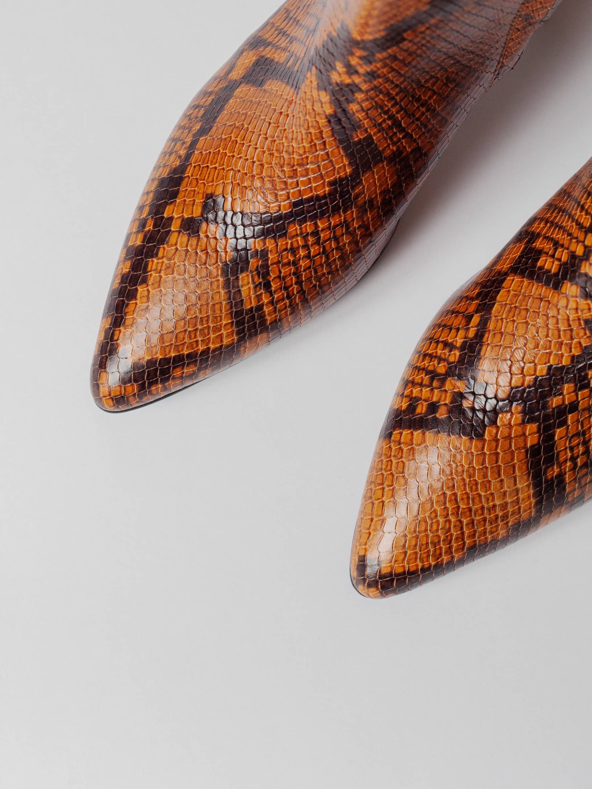 THE RIVERSIDE BOOT SERPENT made by Blankens