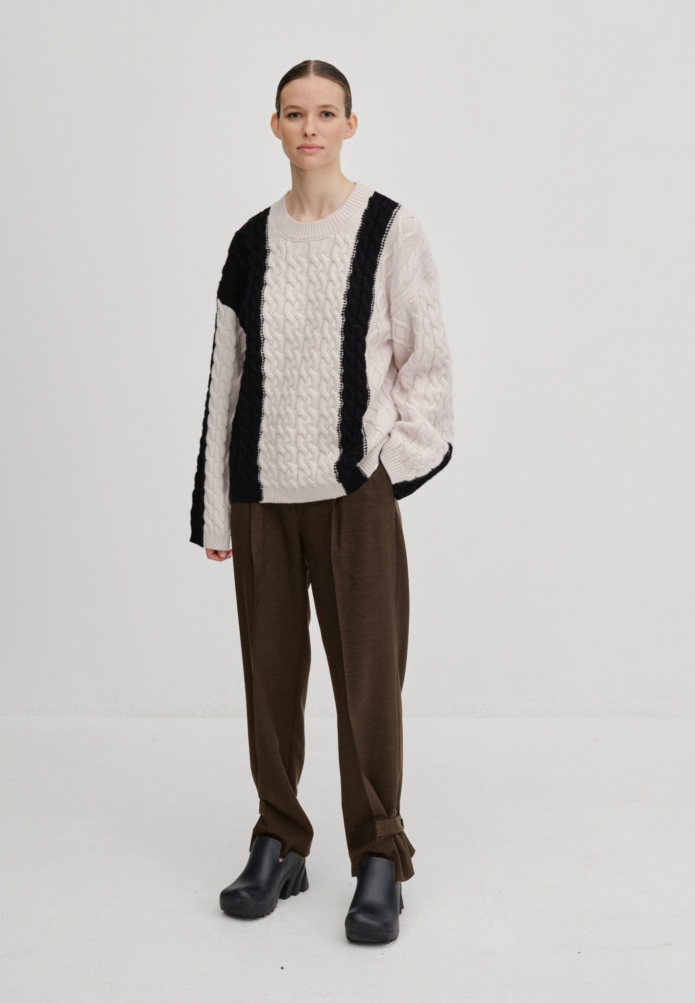 Logan Pants - Dark Chocolate in Brown made by HERSKIND