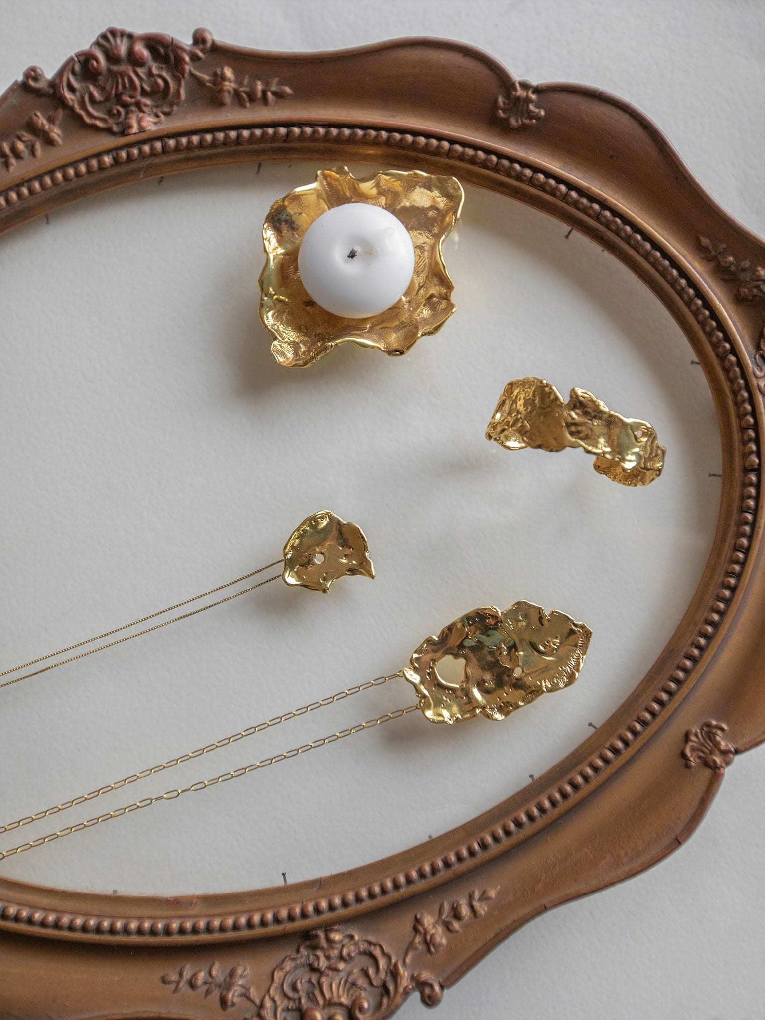 Talisman Full Moon Necklace Gold in Gold made by Eva Remenyi