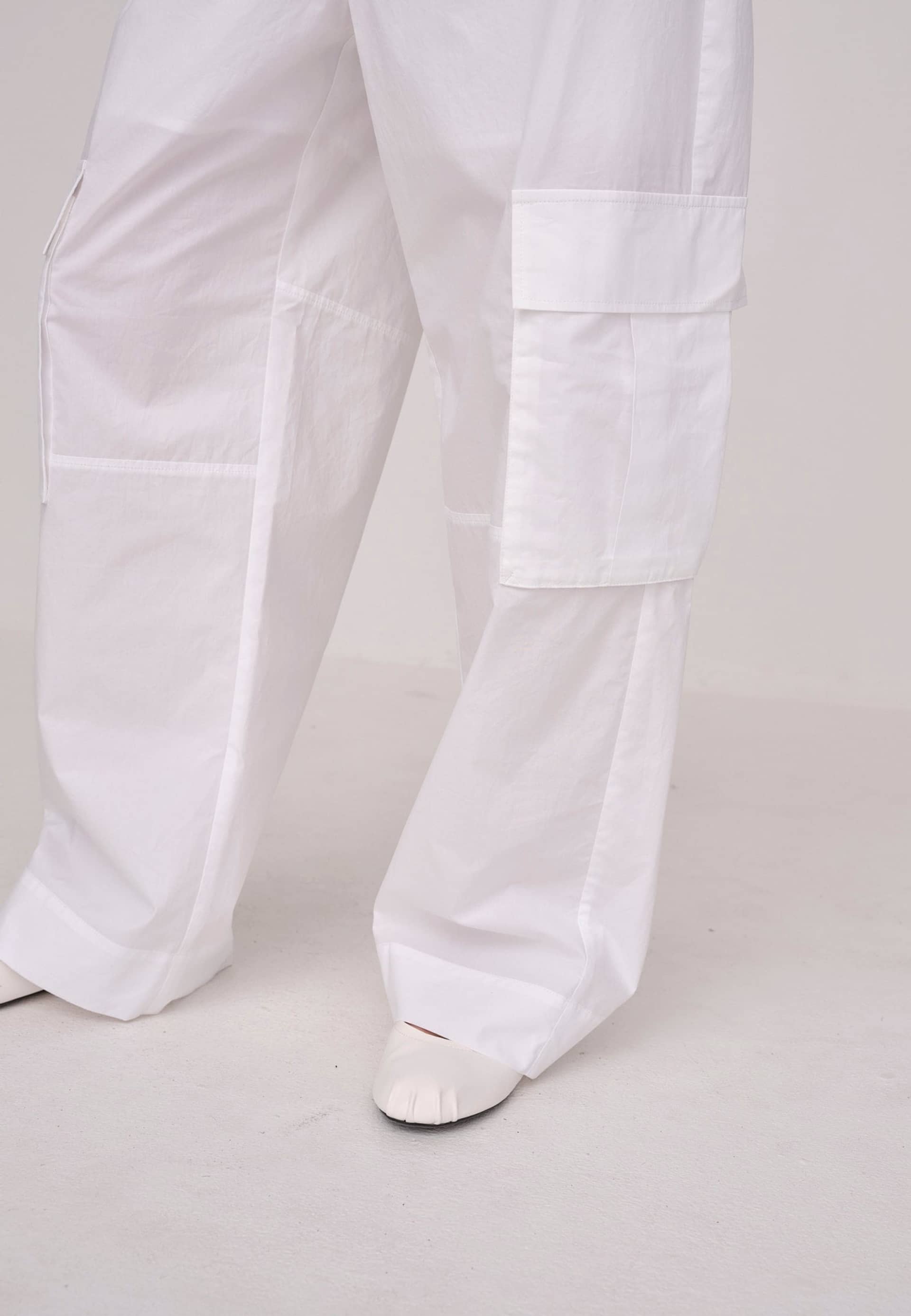Hega Pants - White made by HERSKIND