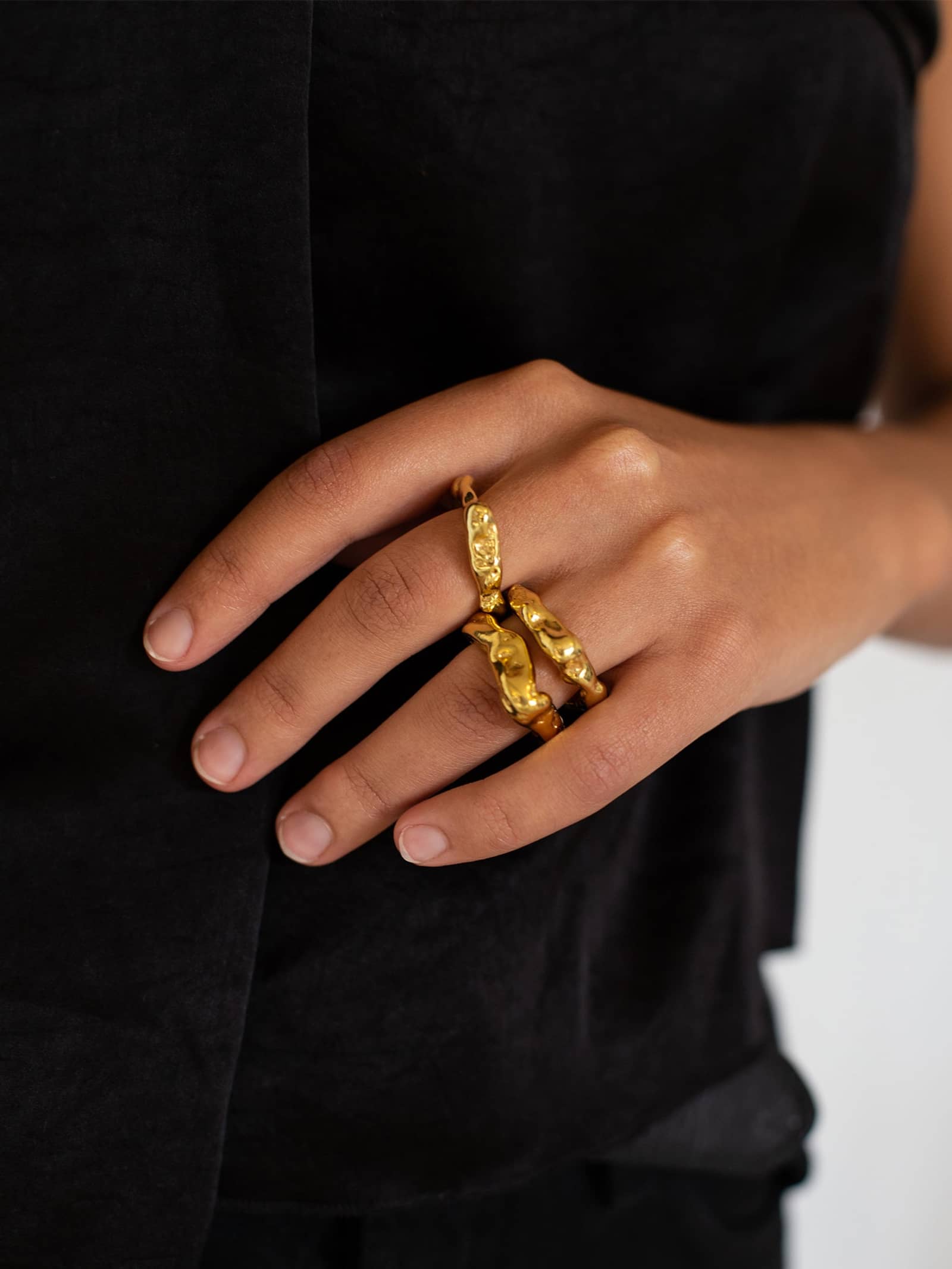 Talisman Flow Ring Gold in Gold made by Eva Remenyi