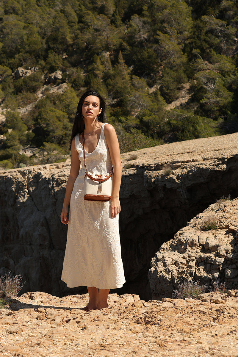 SAONARA BUCKET LINEN / CARAMEL LEATHER made by Saonara