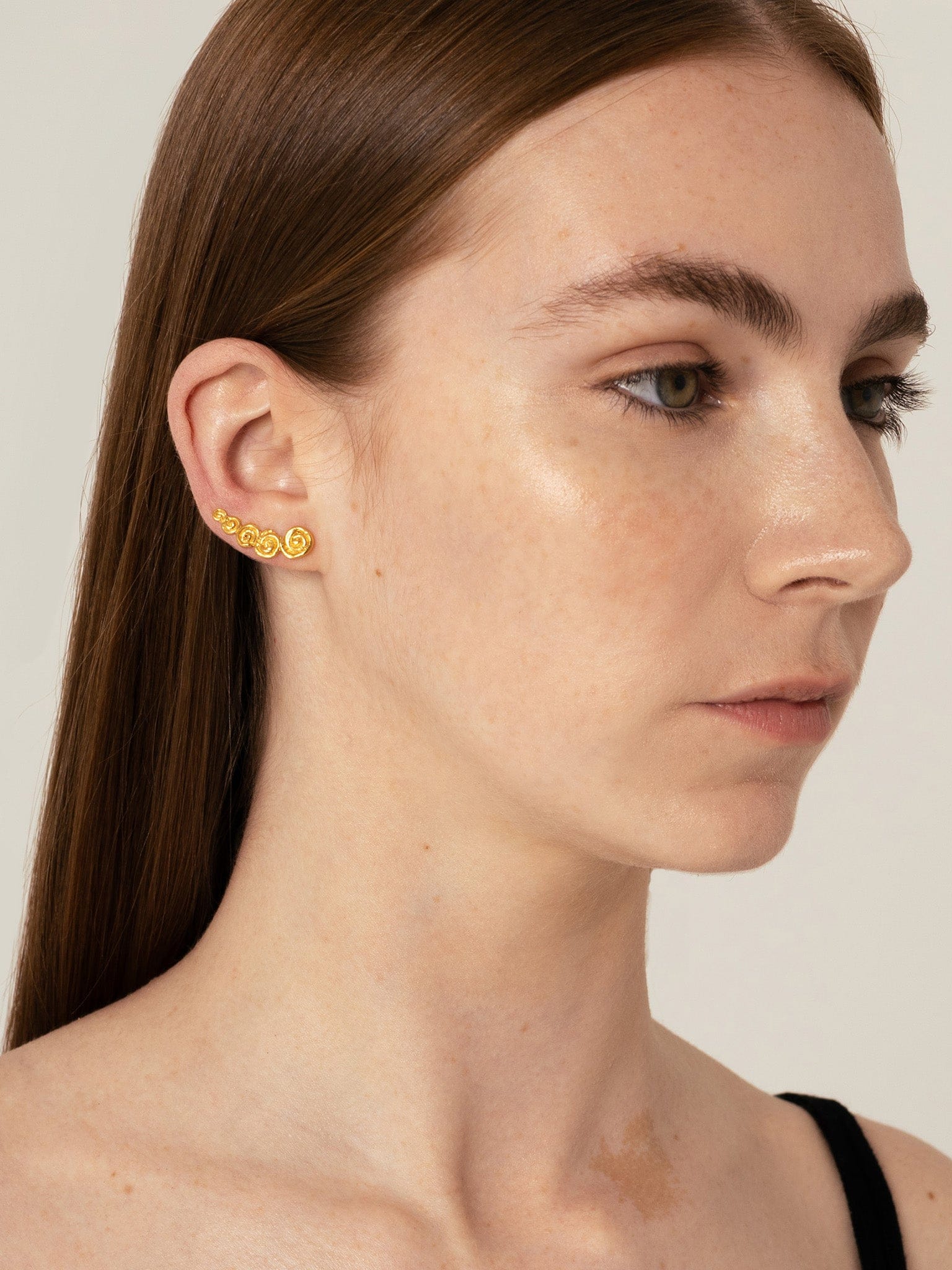 Origin Ear Climber Gold made by Eva Remenyi