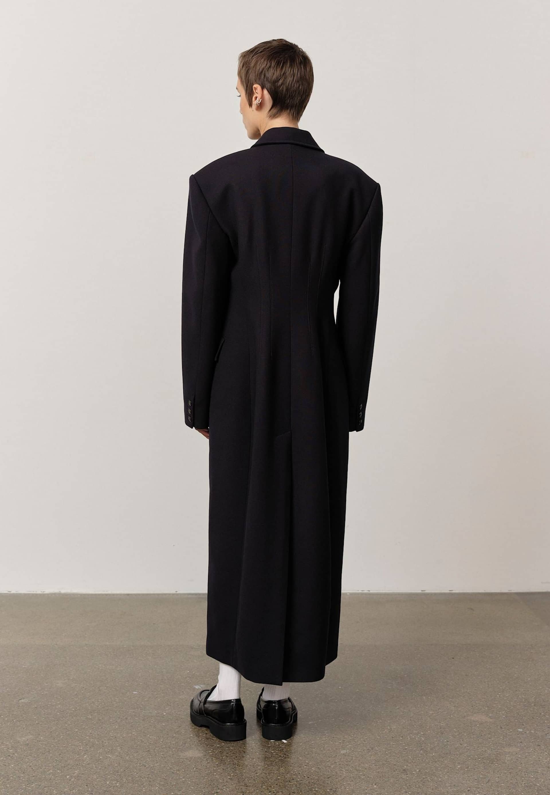Ultra De Lux Coat - Navy made by HERSKIND