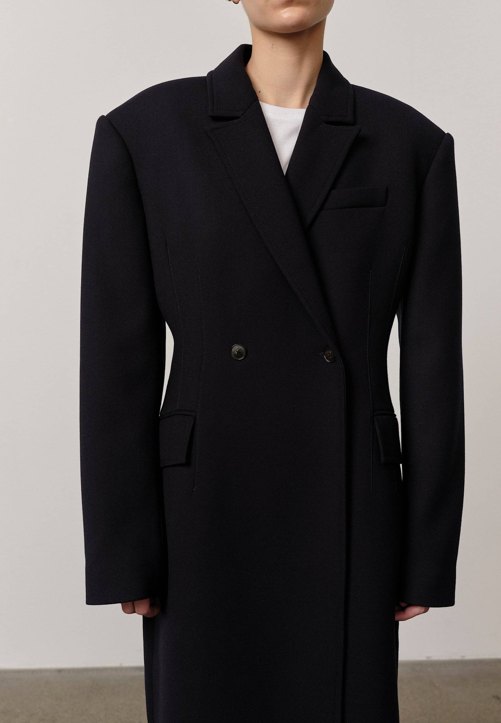 Ultra De Lux Coat - Navy made by HERSKIND