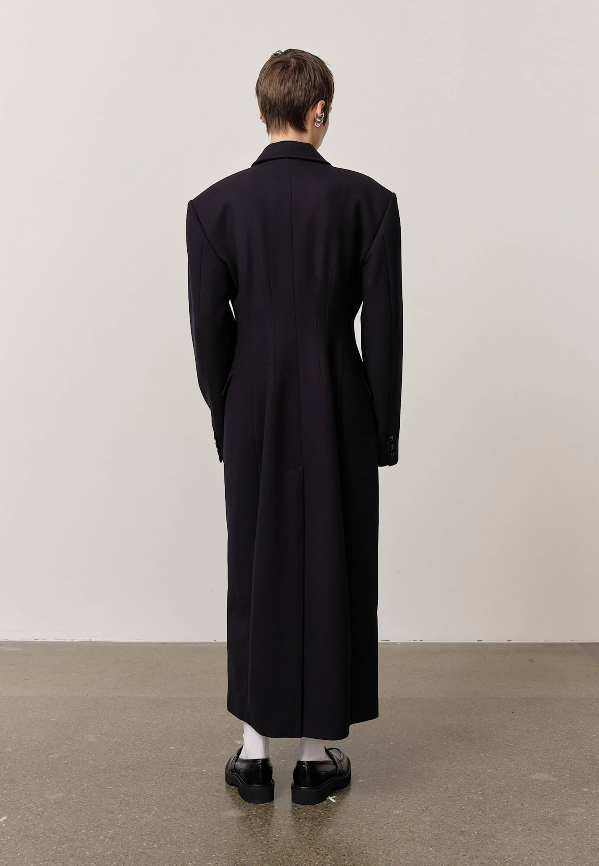 Ultra De Lux Coat - Navy made by HERSKIND