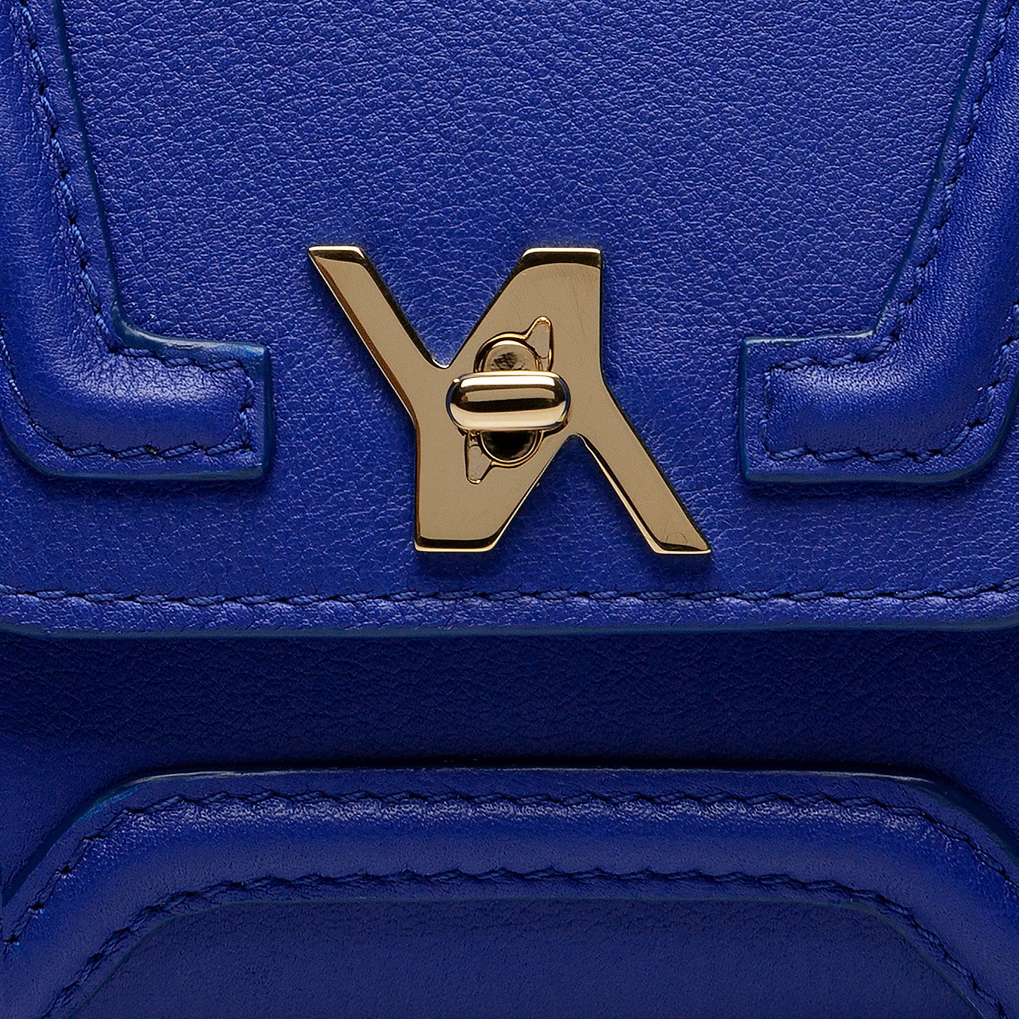 Mini Giovanna Pocket blue made by Yliana Yepez